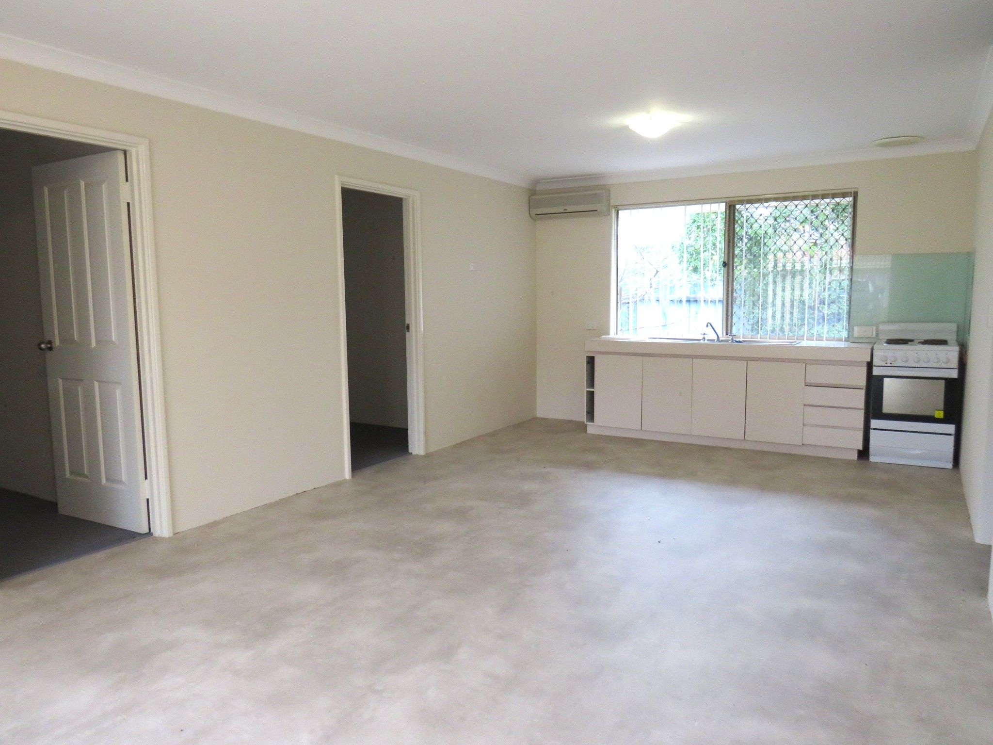141A Hartfield Road — photo 3 of 16