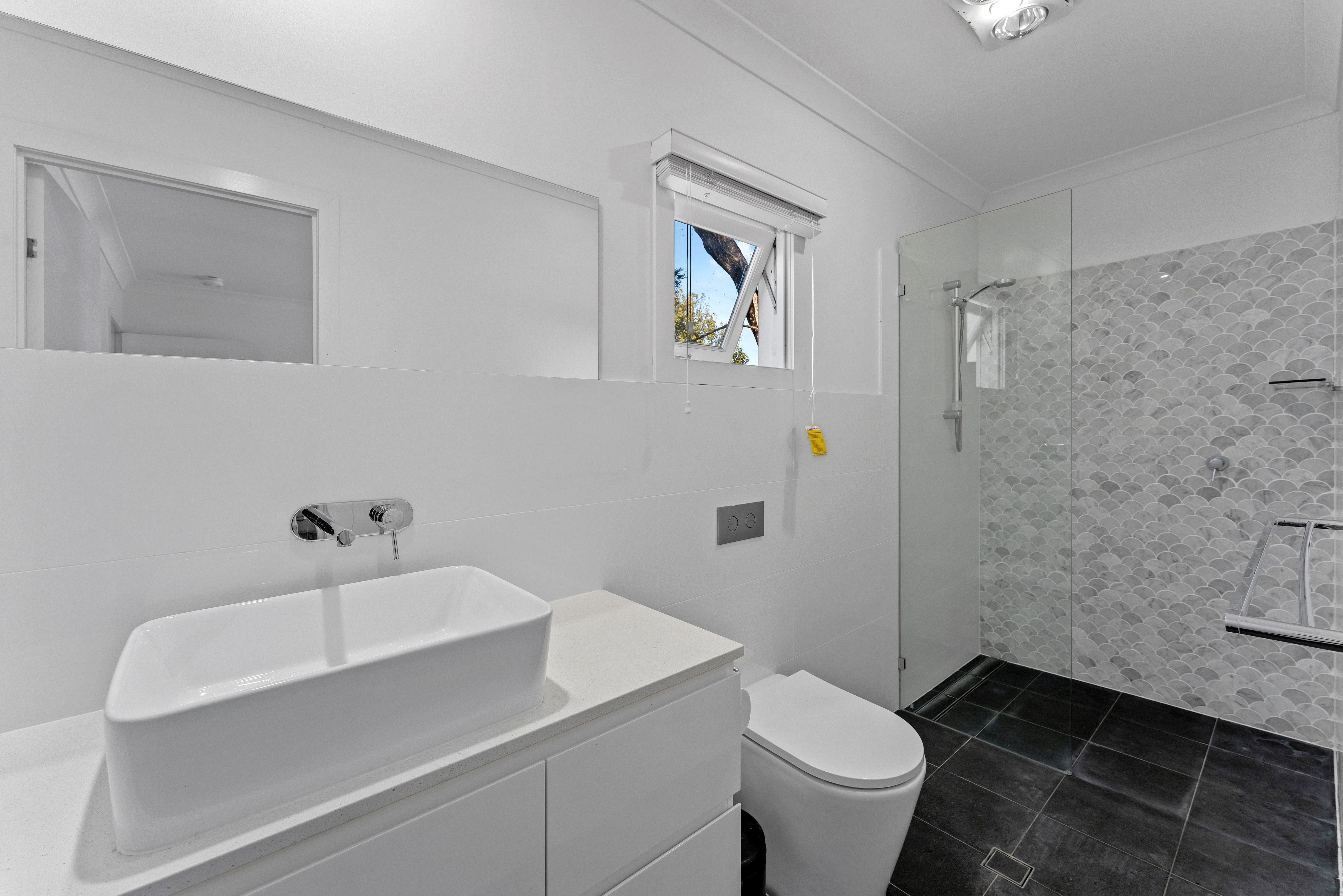 58 Vivian Street — photo 8 of 22