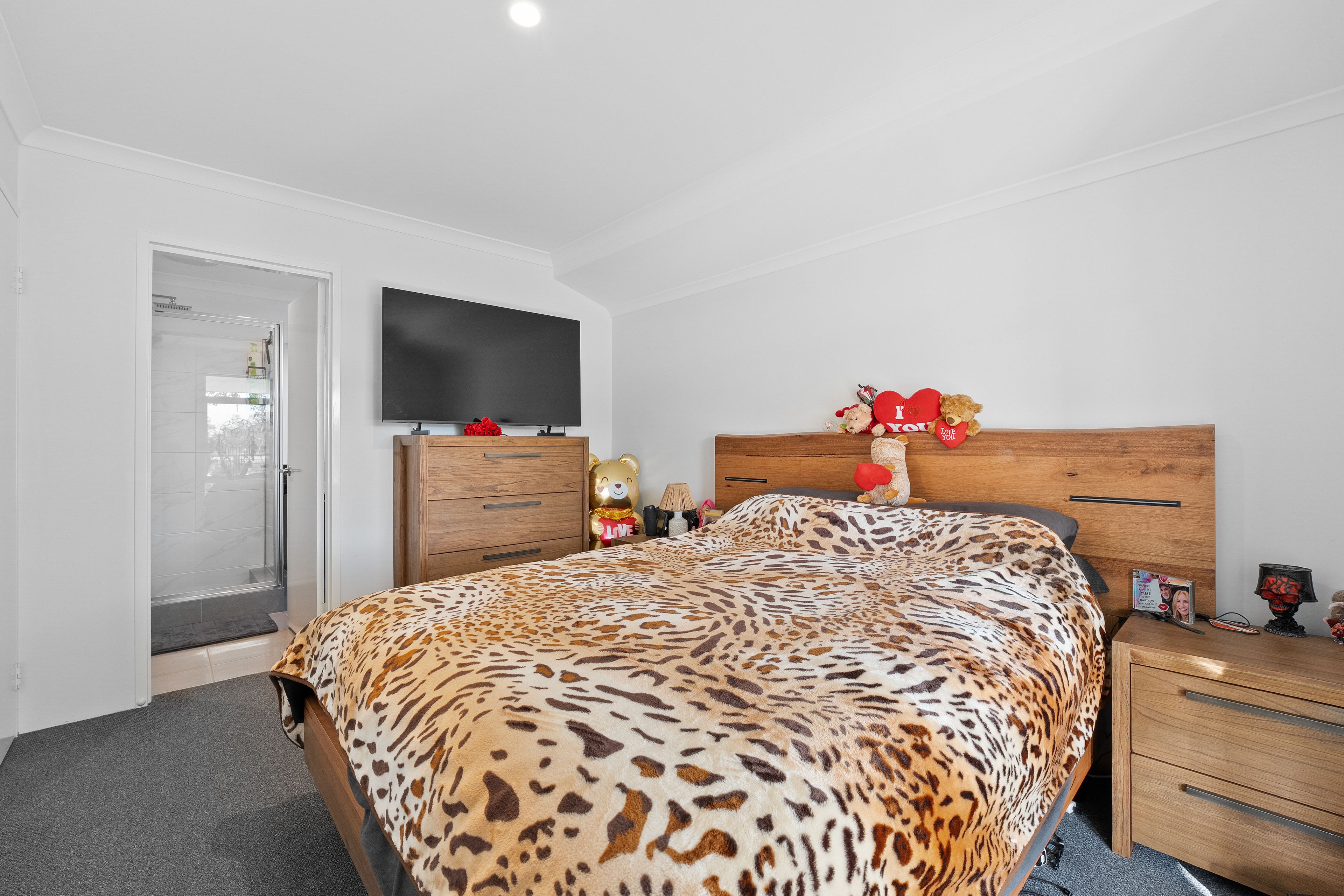 2 Bibra Way — photo 8 of 30