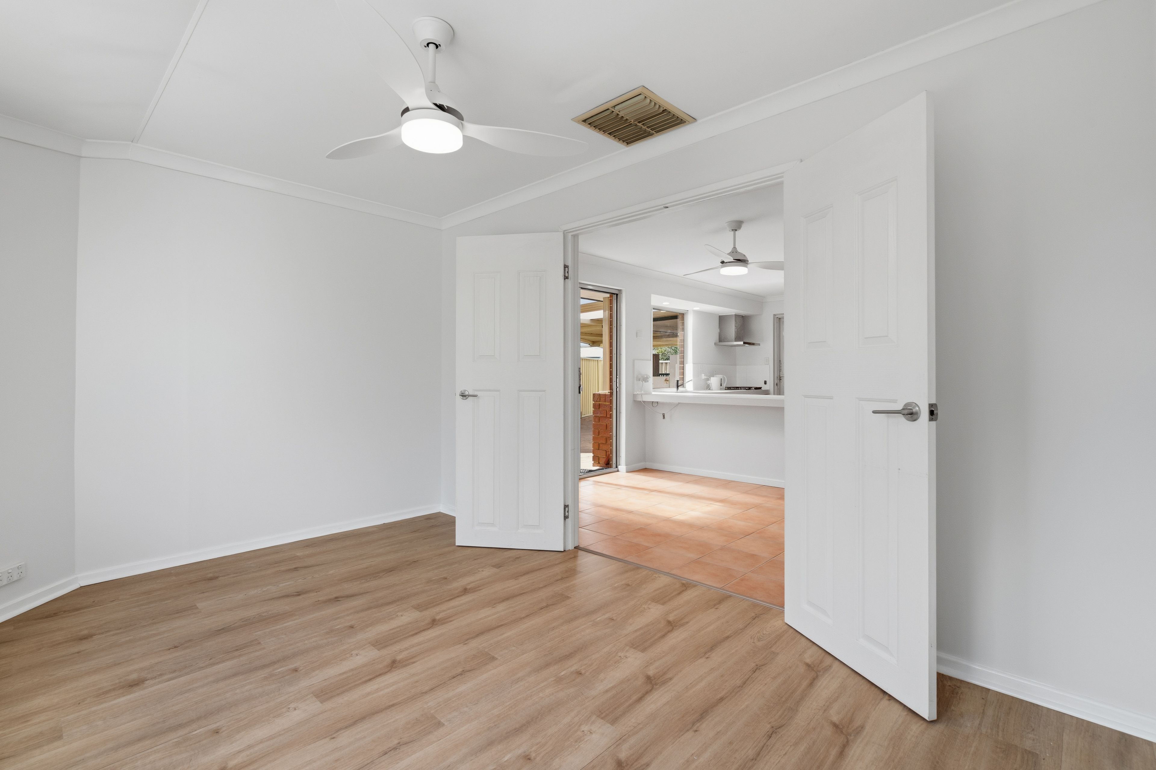 2 Courtland Crescent — photo 11 of 26
