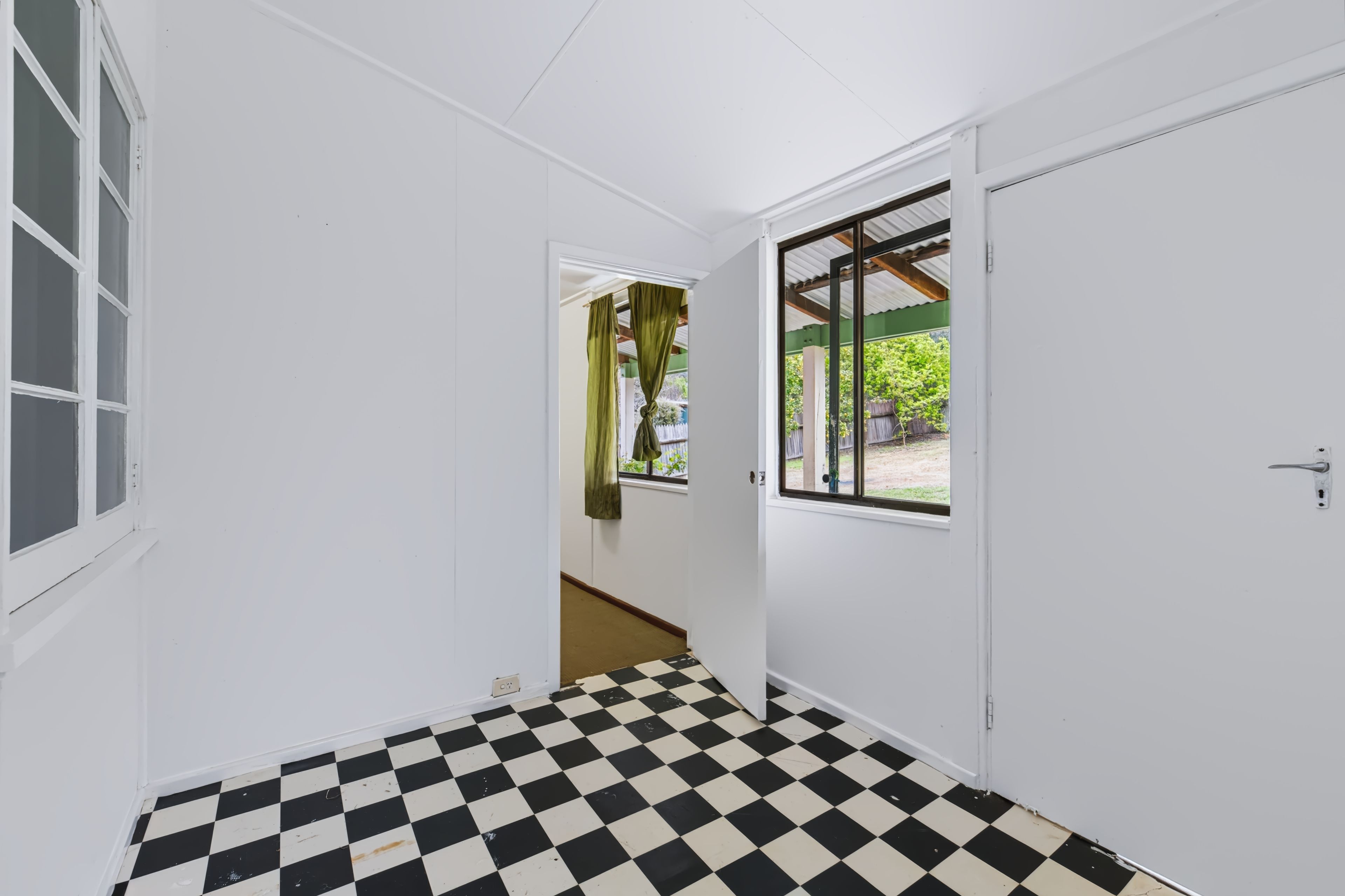 8 Padbury Road — photo 14 of 20