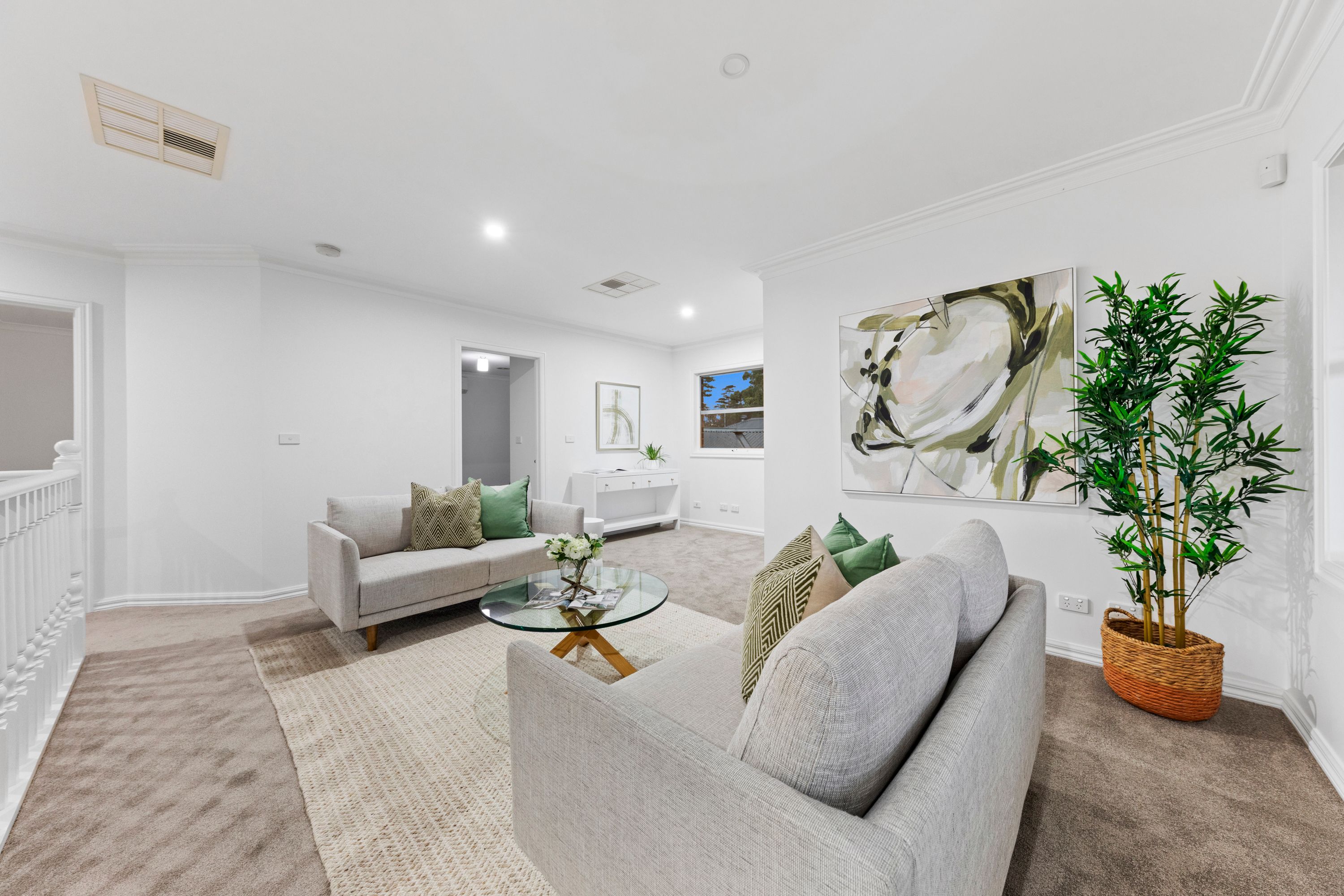 24 Pioneers Crescent — photo 12 of 30