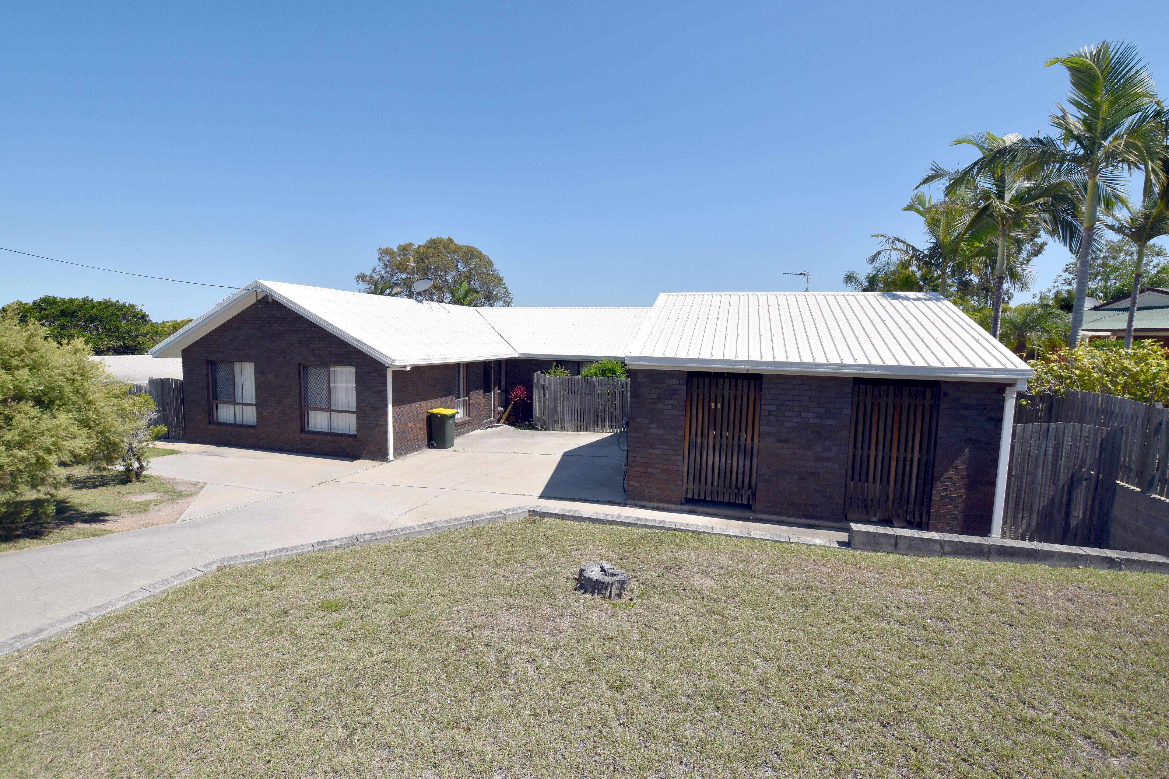 2/18 Chapman Drive, Clinton, QLD 4680