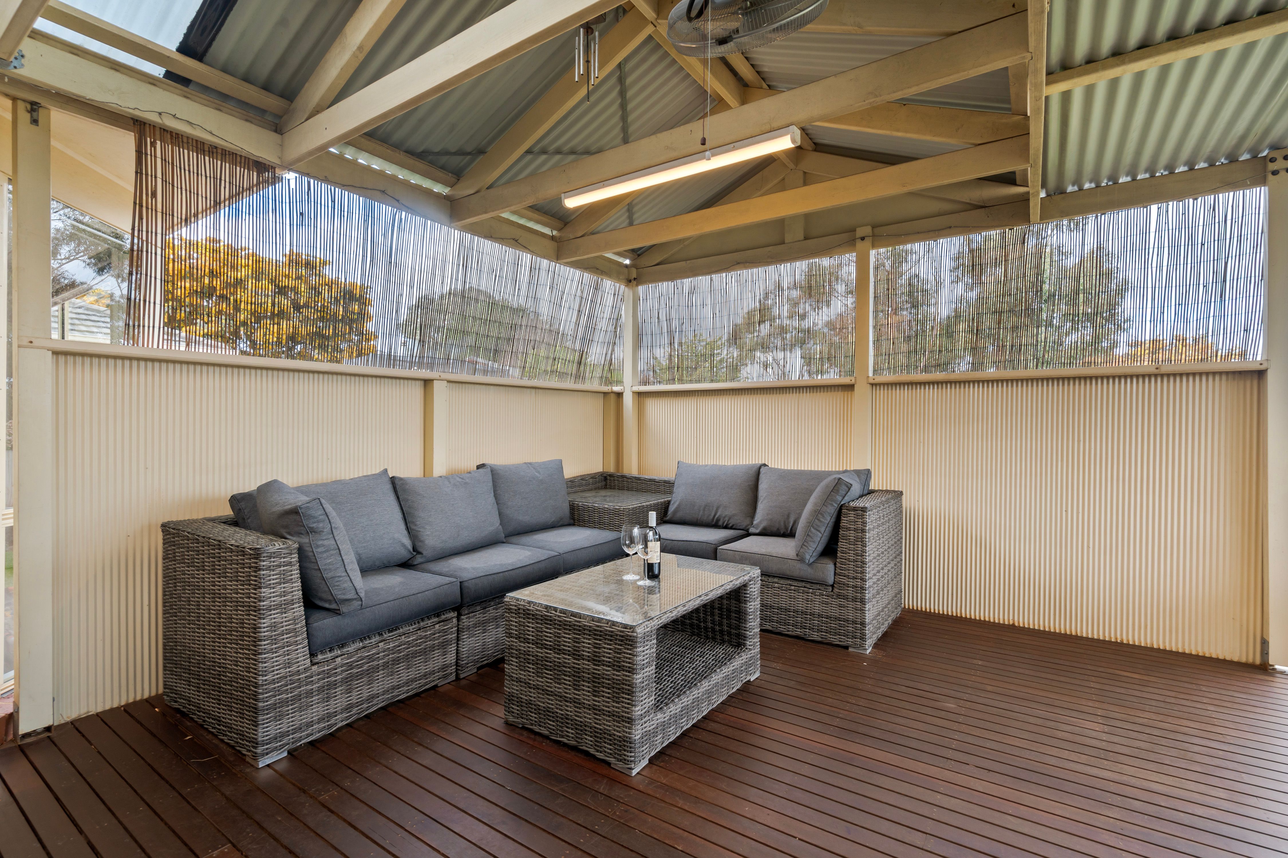 7 Lucern Close — photo 17 of 23
