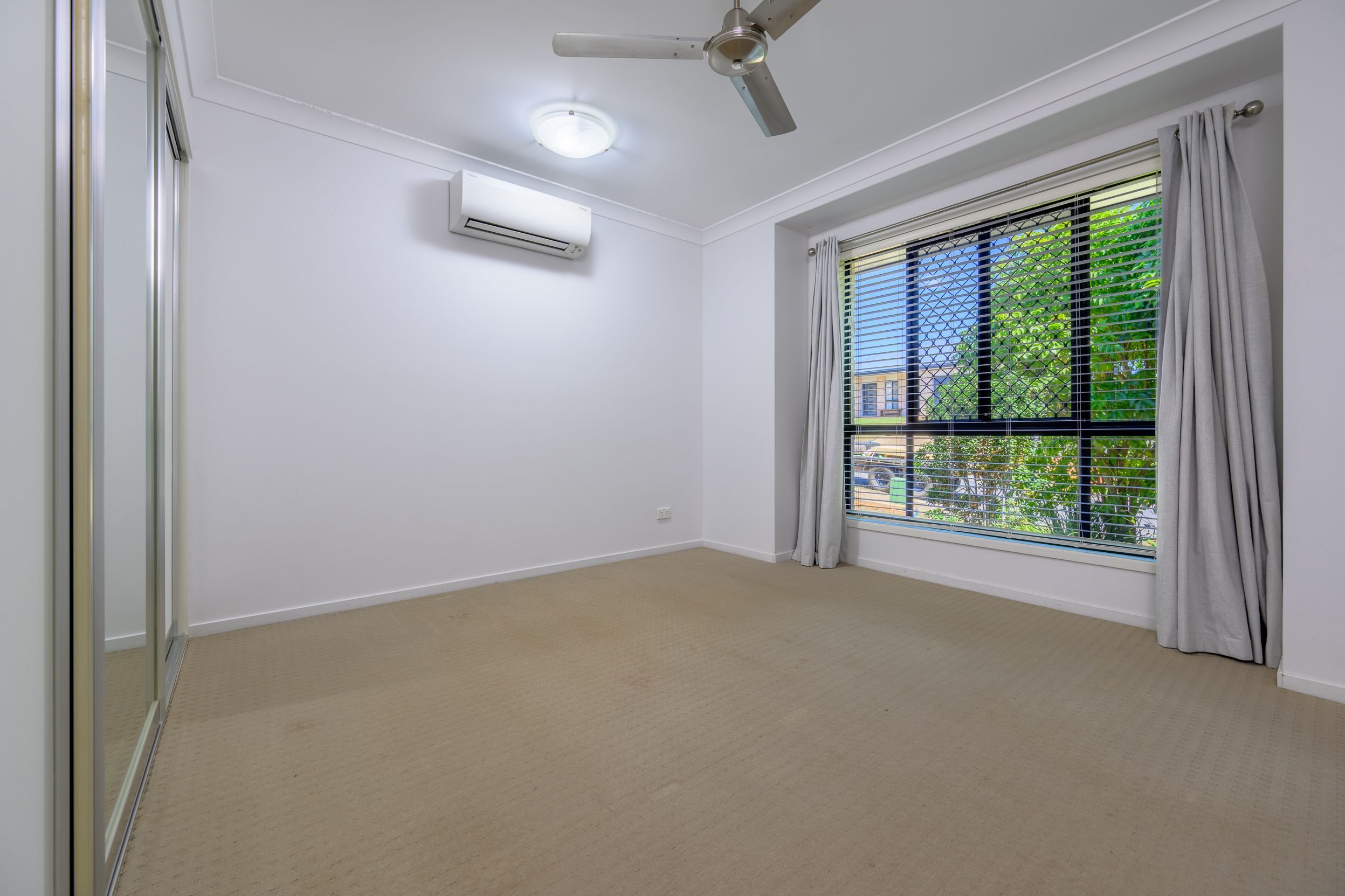 13 Redgum Drive — photo 10 of 16