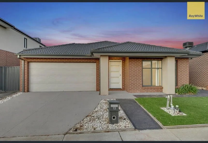 13 Brasilia Street, Strathtulloh VIC 3338