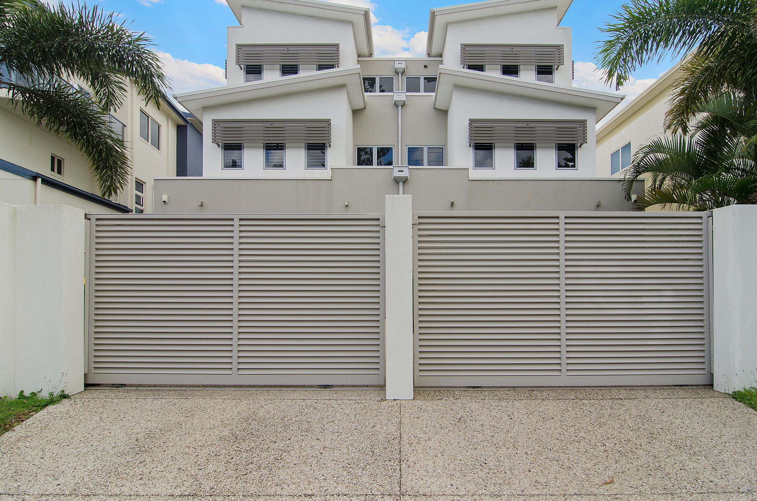 2/197 Golden Four Drive, Bilinga, QLD 4225