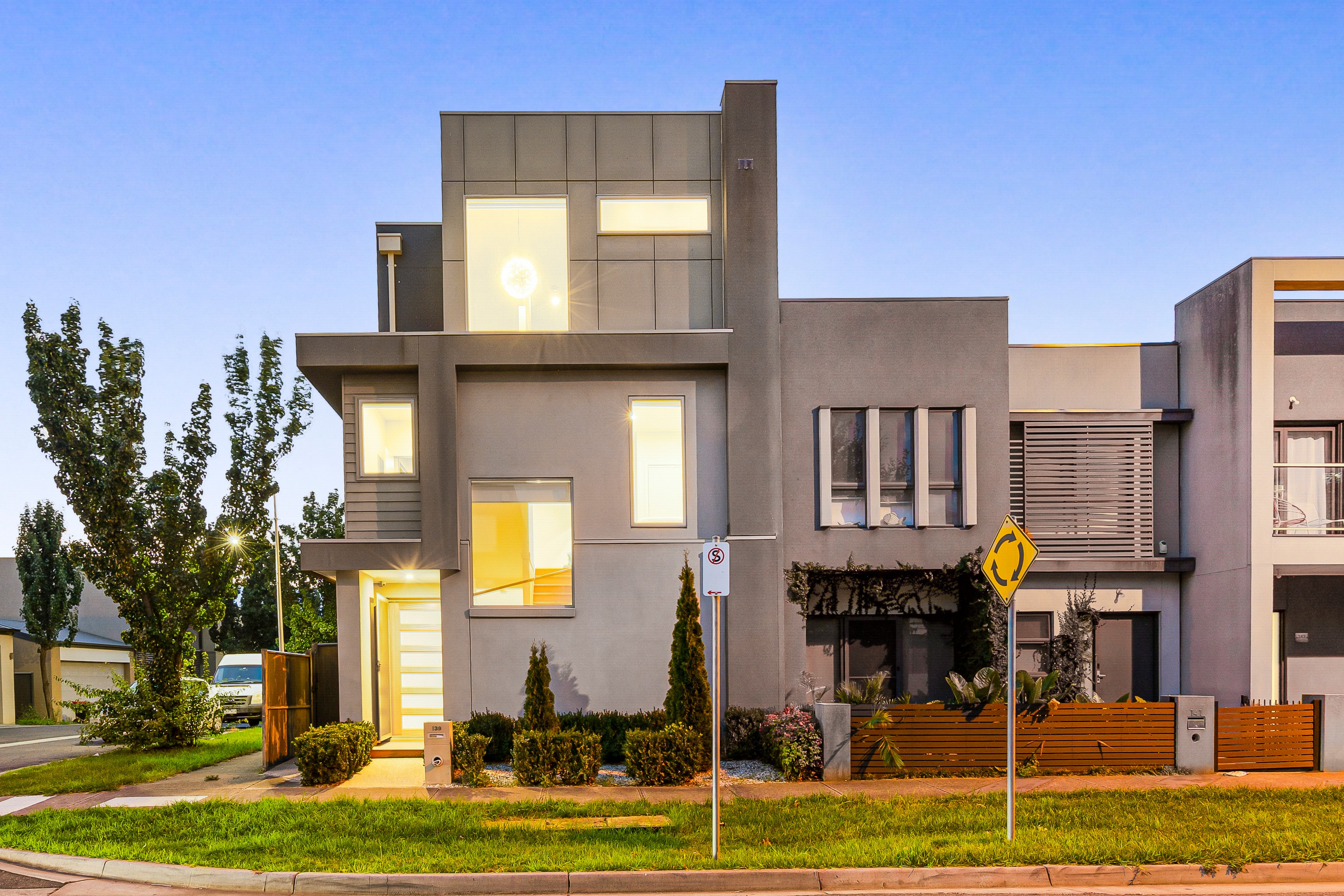 139 The Esplanade, Caroline Springs, VIC 3023