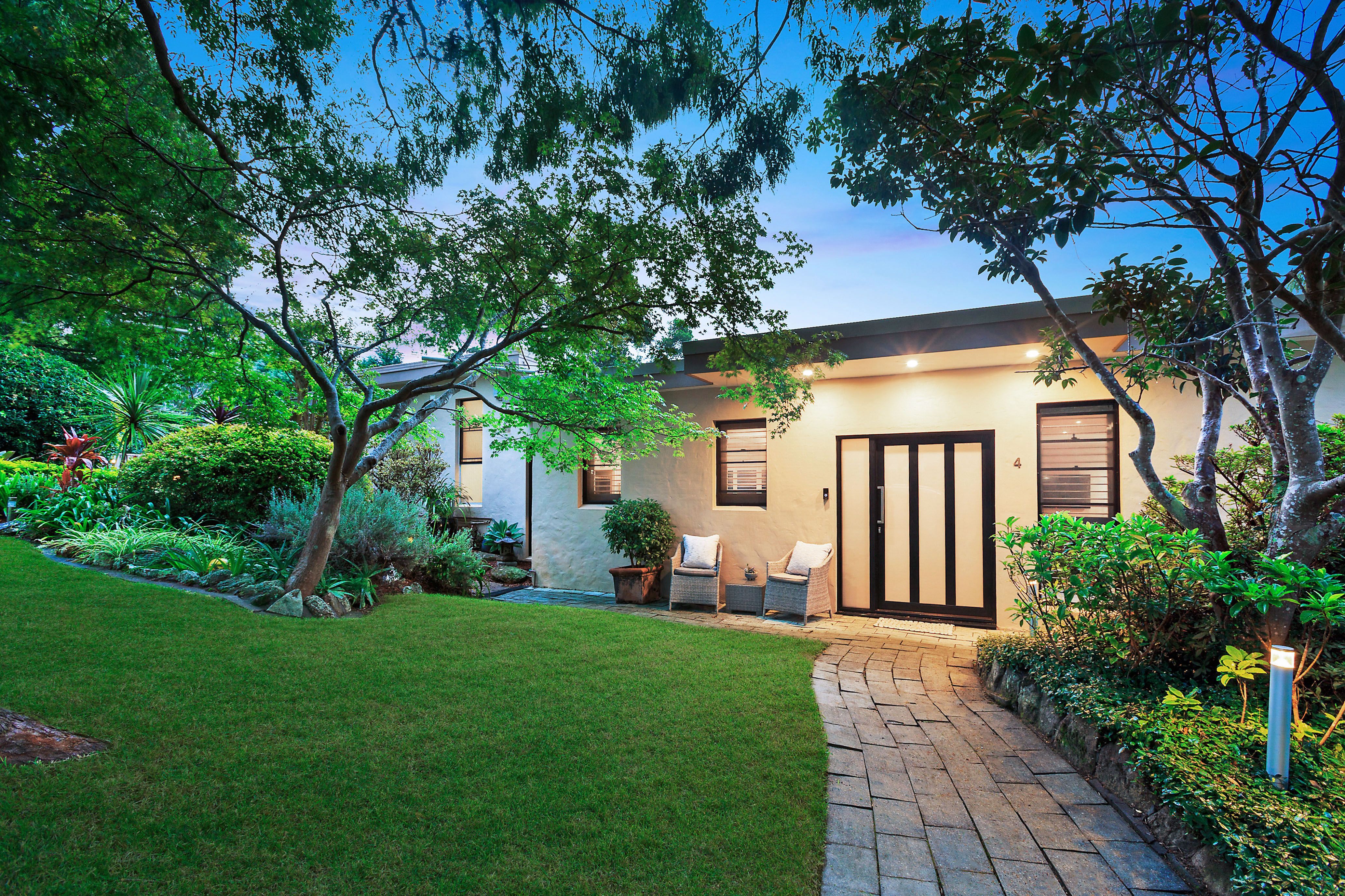 4 Moorhouse Avenue, St Ives, NSW 2075