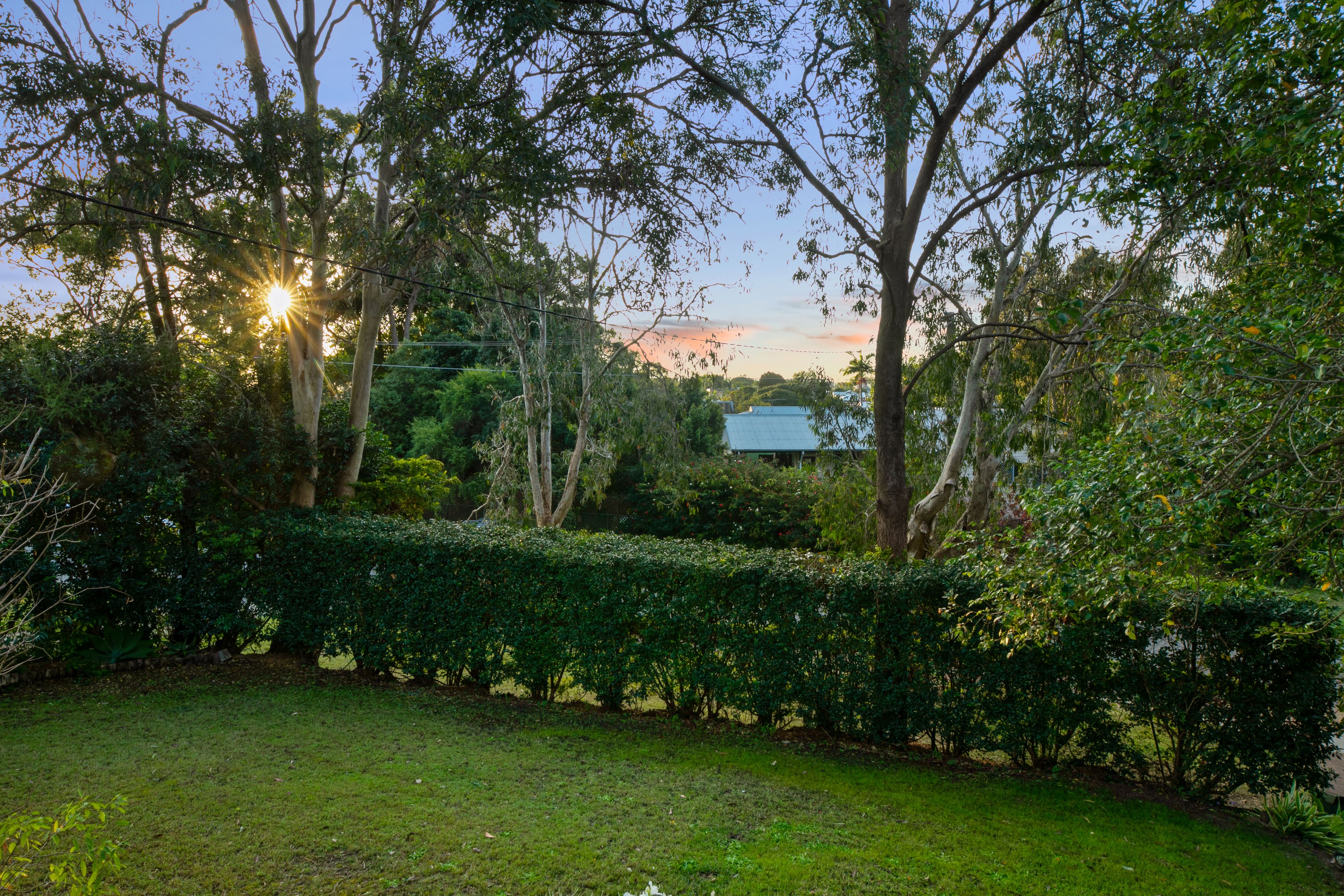 27 Hilltop Avenue, Annerley, QLD 4103