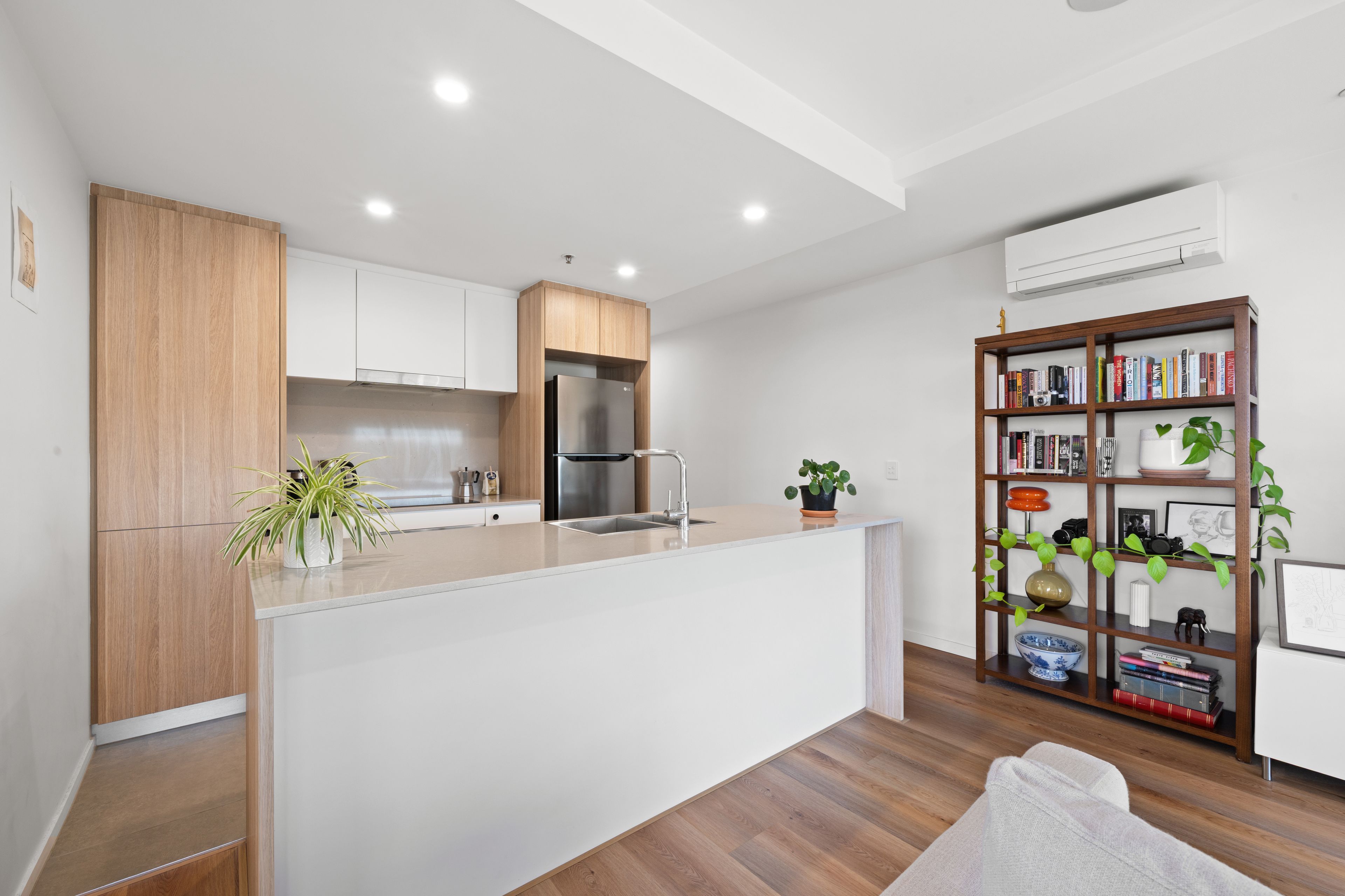 503/4 Grazier Lane — photo 4 of 22