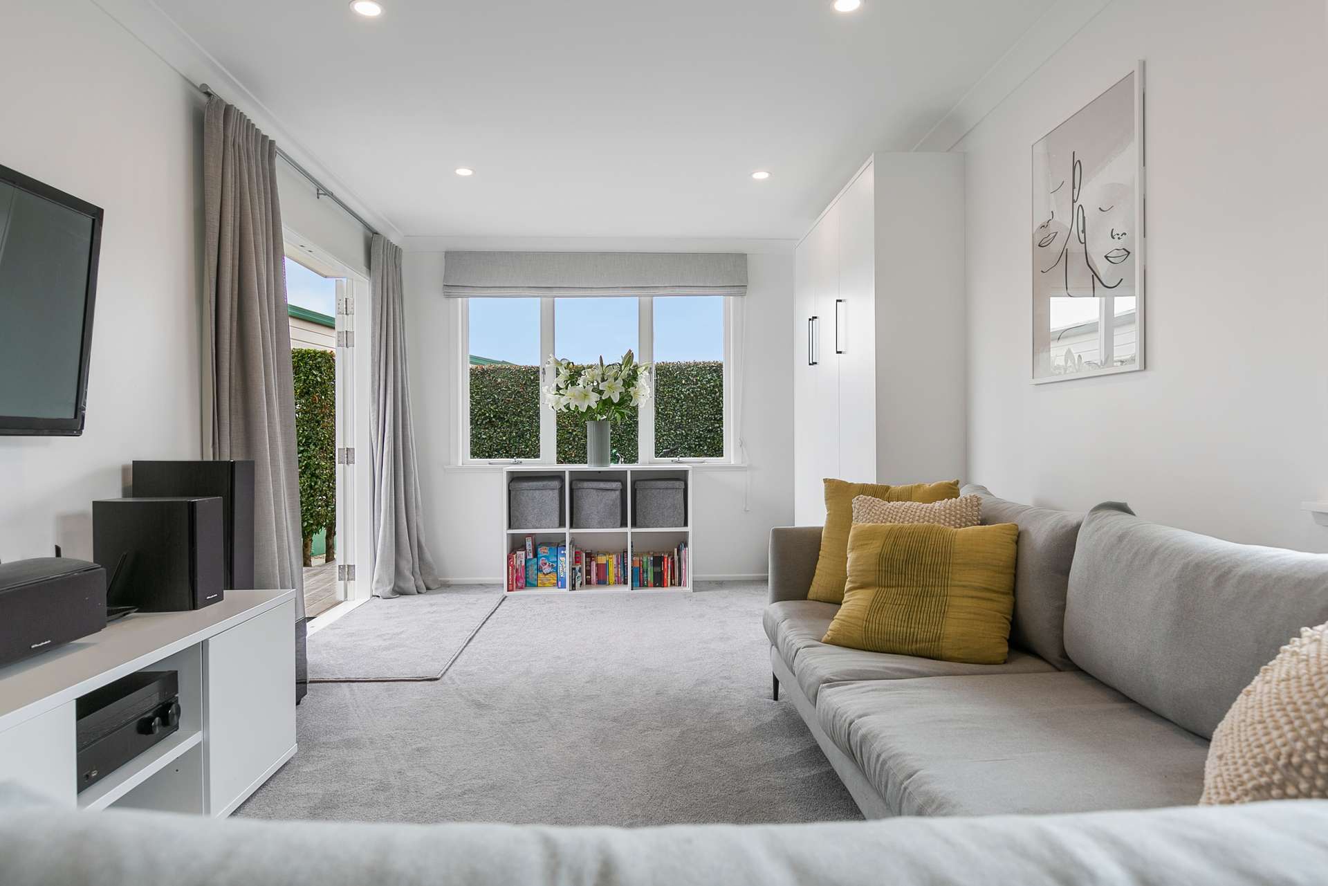 19 Swan Crescent photo 6