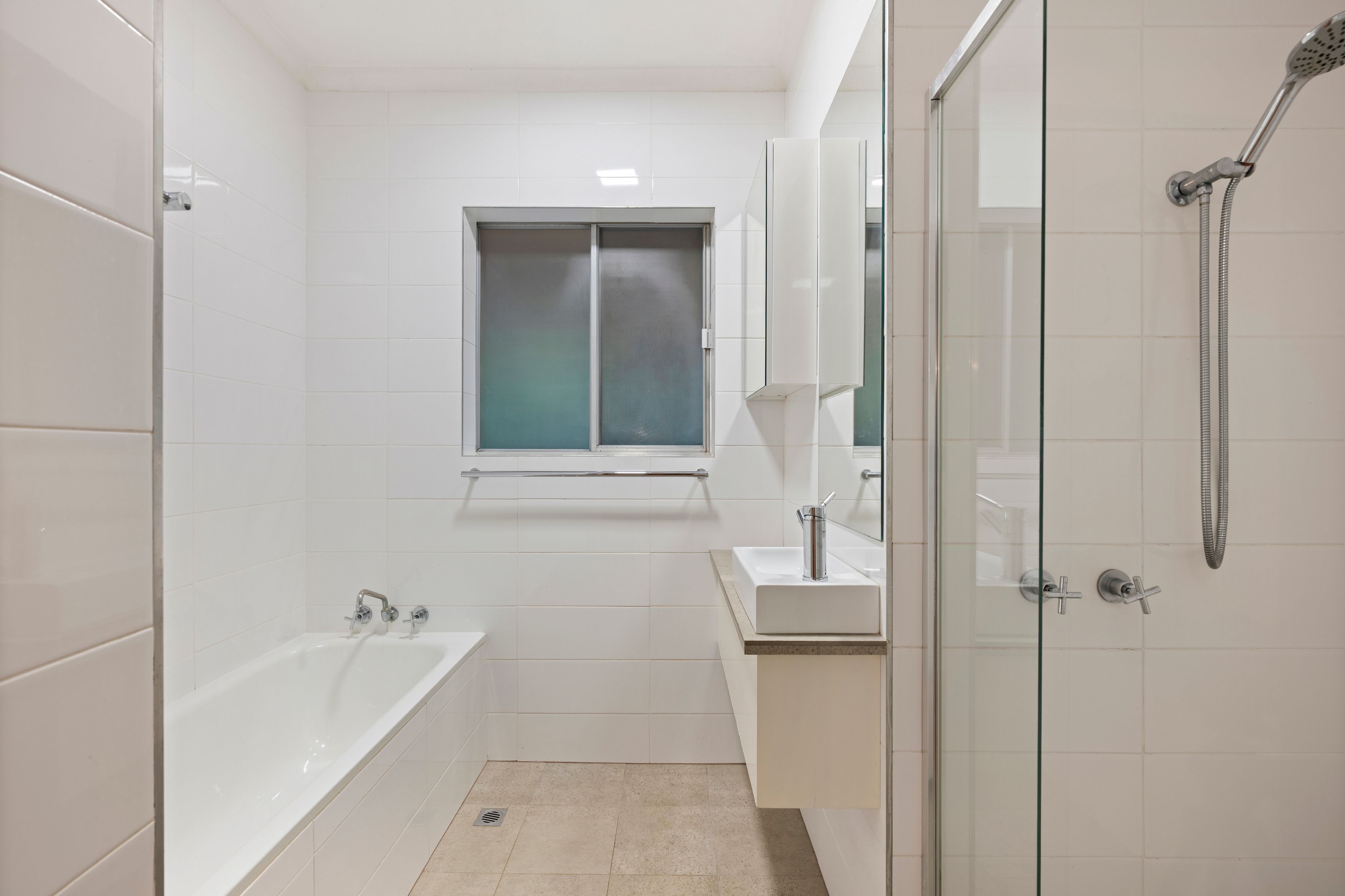 8 Hamish Grove — photo 21 of 27