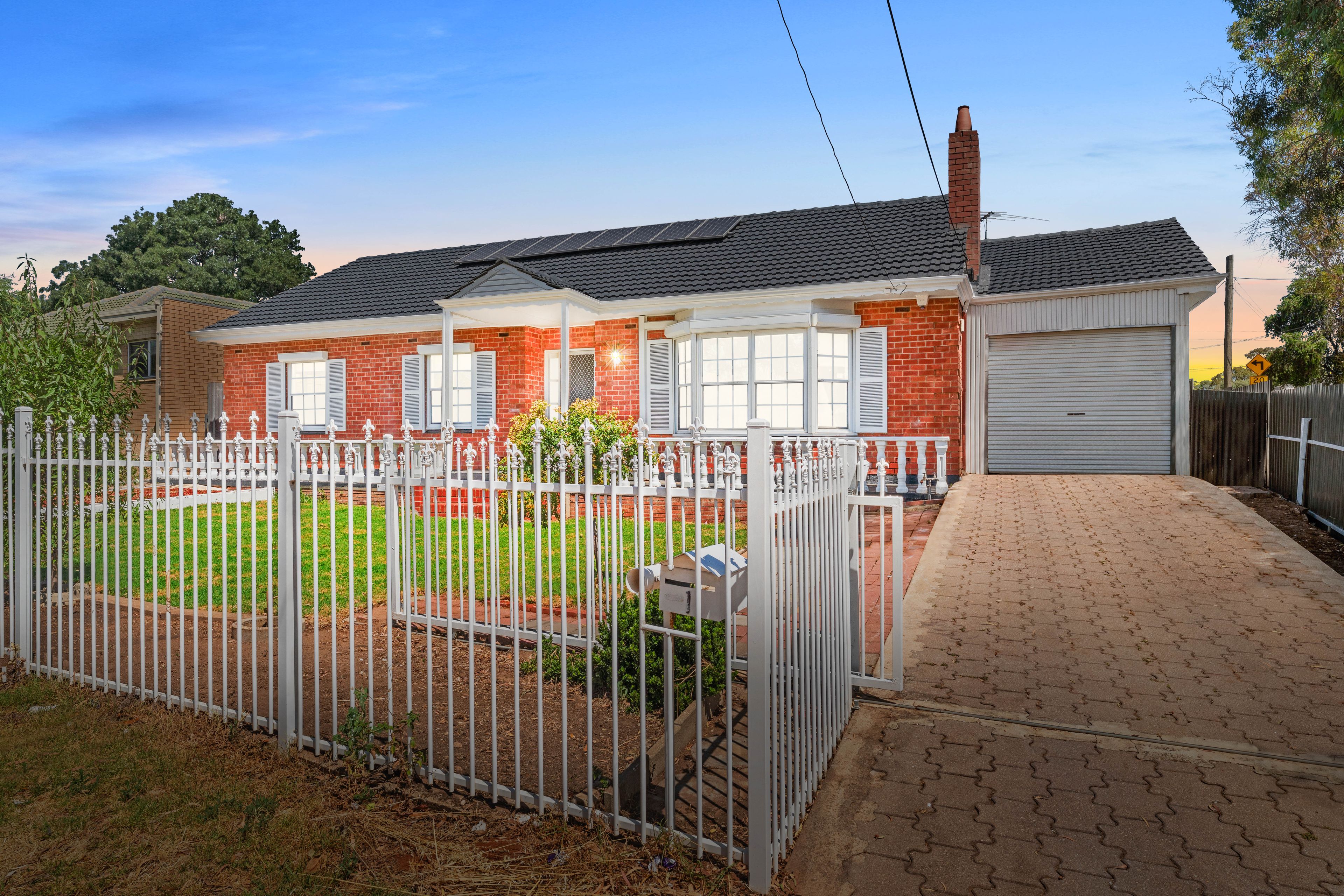 1 Gulfview Parade, Valley View SA 5093