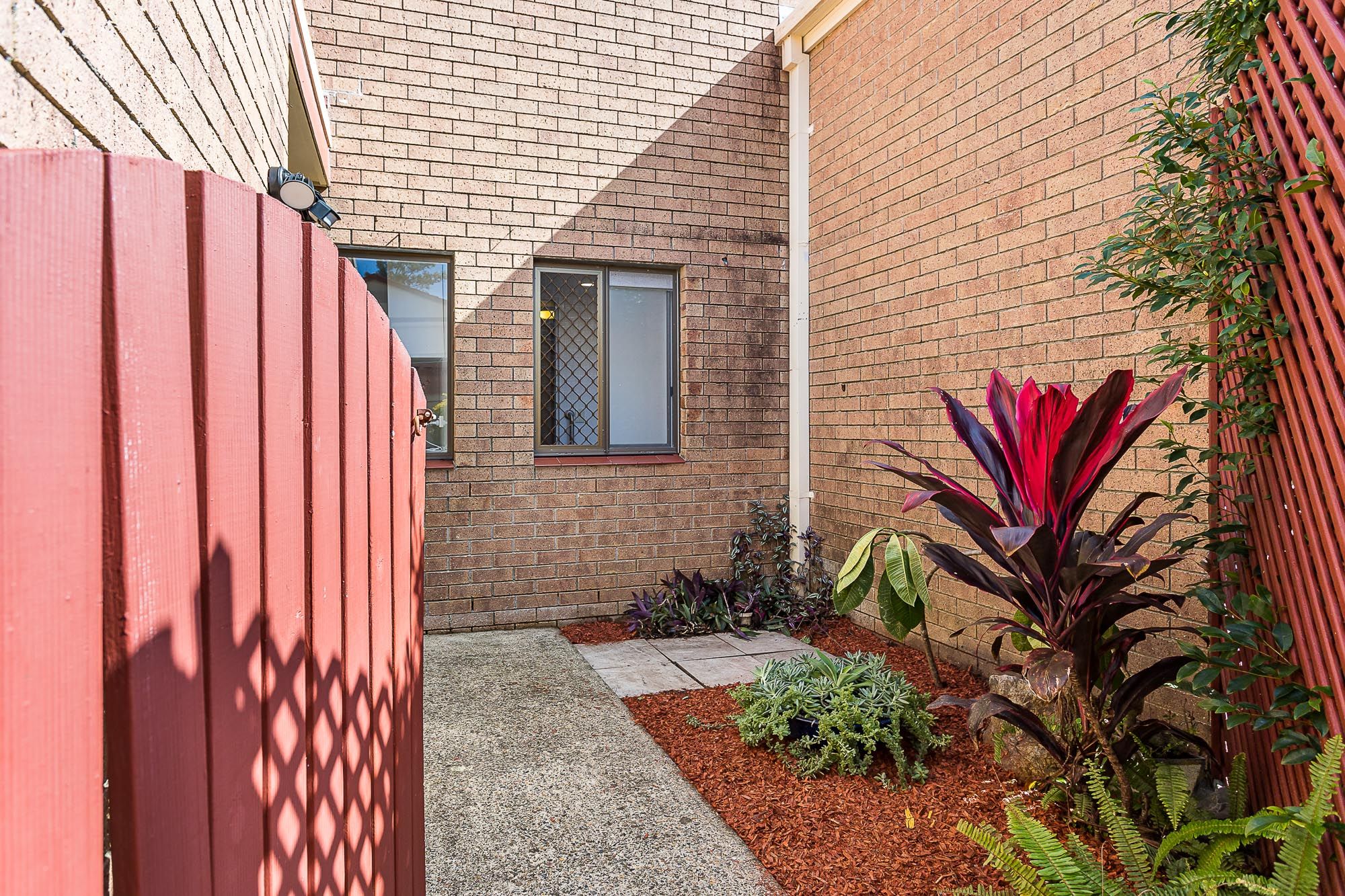 13/1A Mcleod Street, Highland Park, QLD 4211