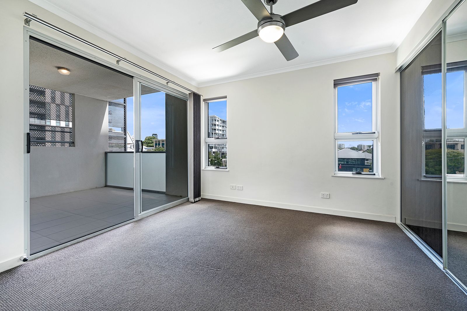1302/67 Linton Street, Kangaroo Point, QLD 4169