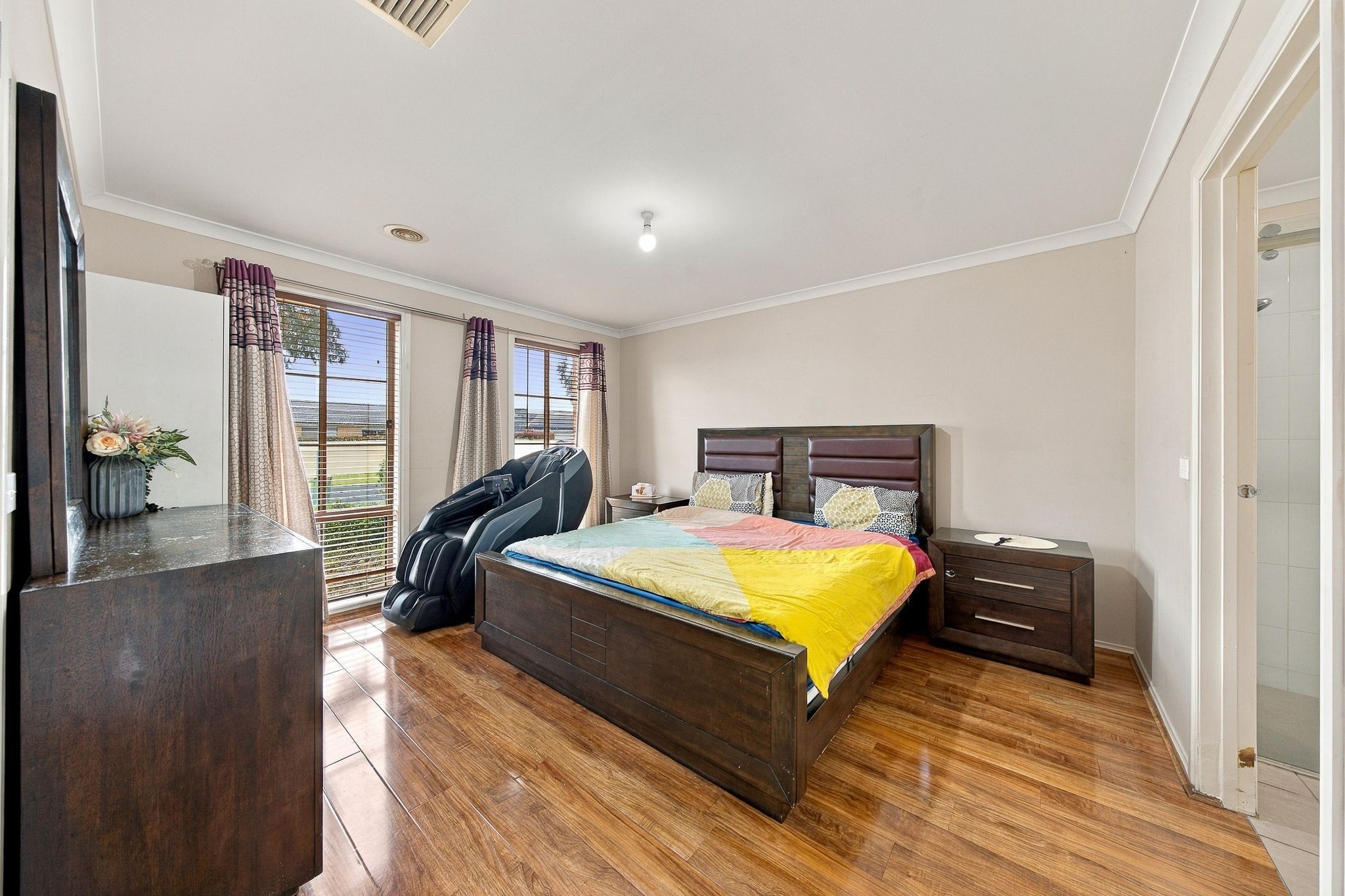 33 Viola Avenue — photo 9 of 14