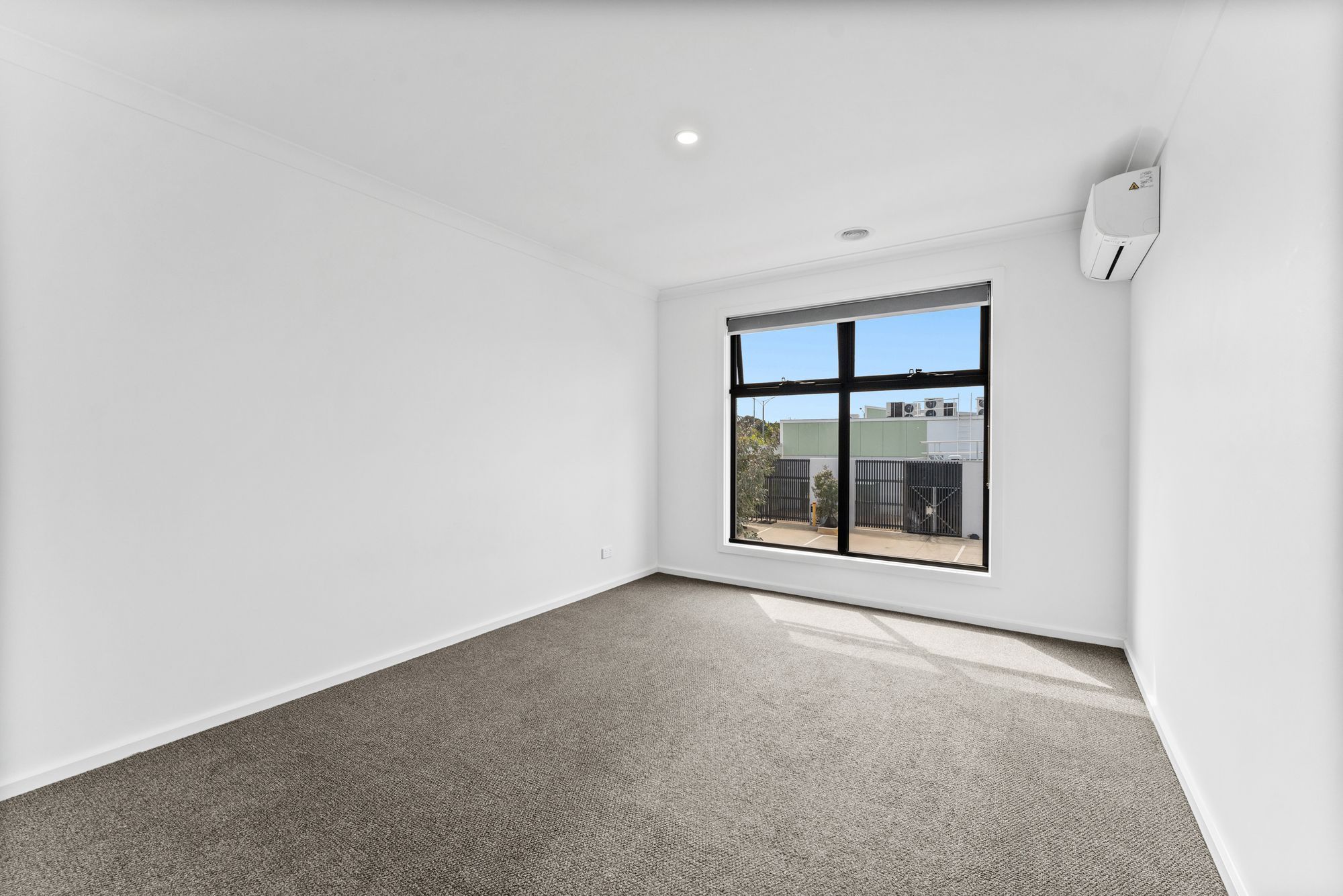 3 Rhynhurst Street — photo 10 of 16