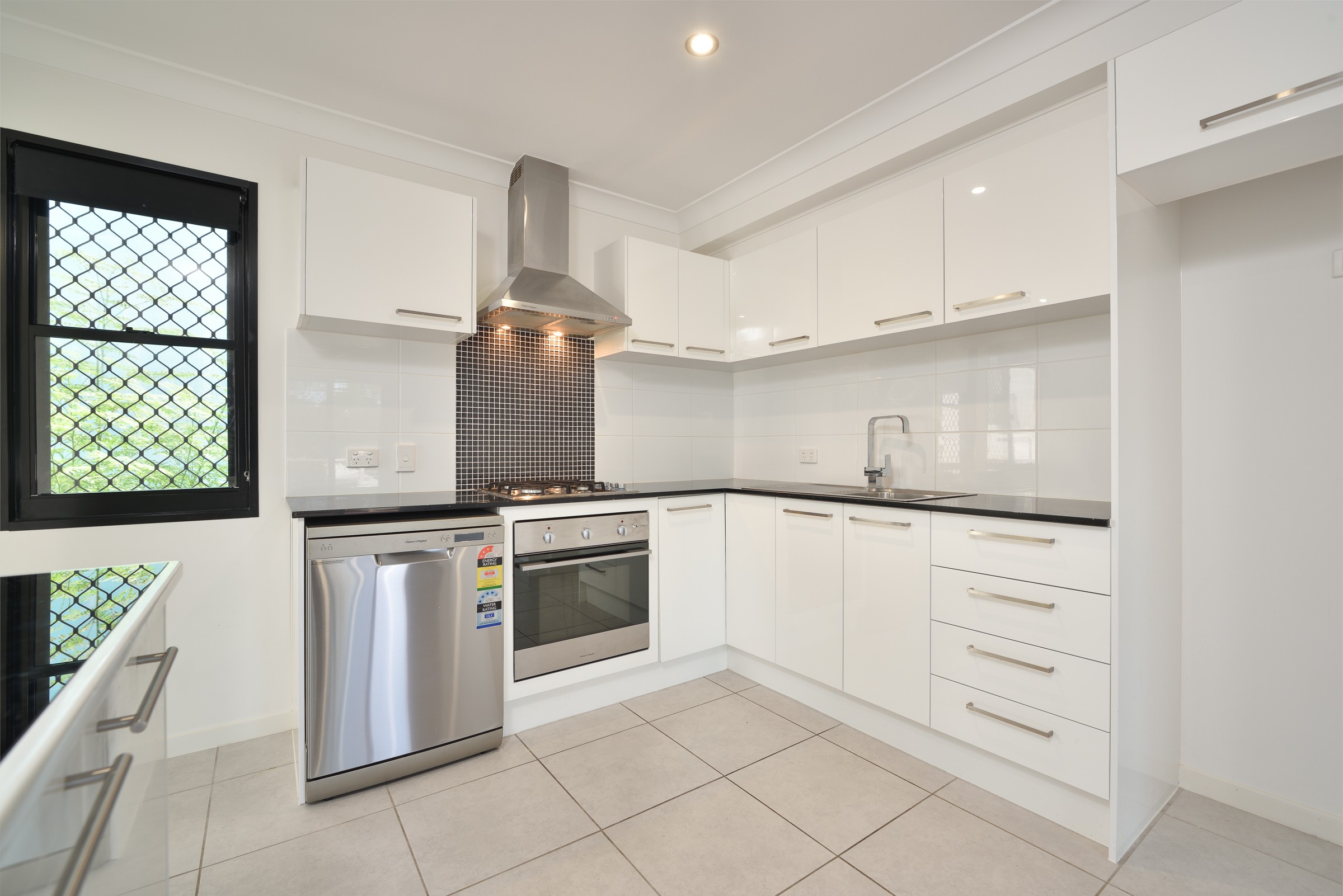 4/3 Christina Road, Clinton, QLD 4680
