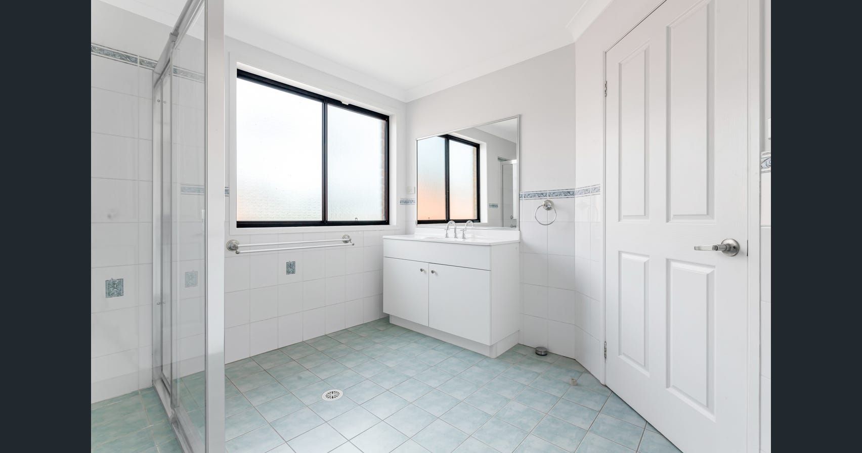 115 Bayview Avenue — photo 12 of 13