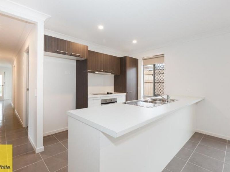 33 Primrose Cresent, Redbank Plains, QLD 4301