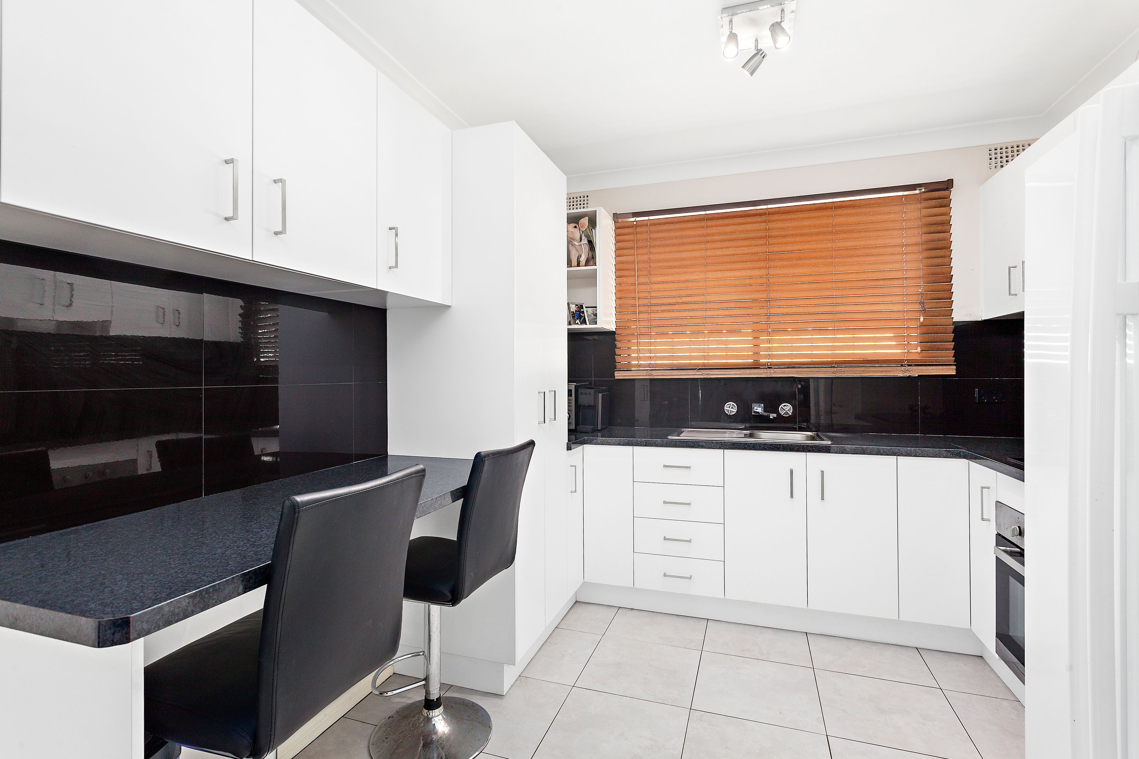 37 Osborne Parade, Warilla, NSW 2528