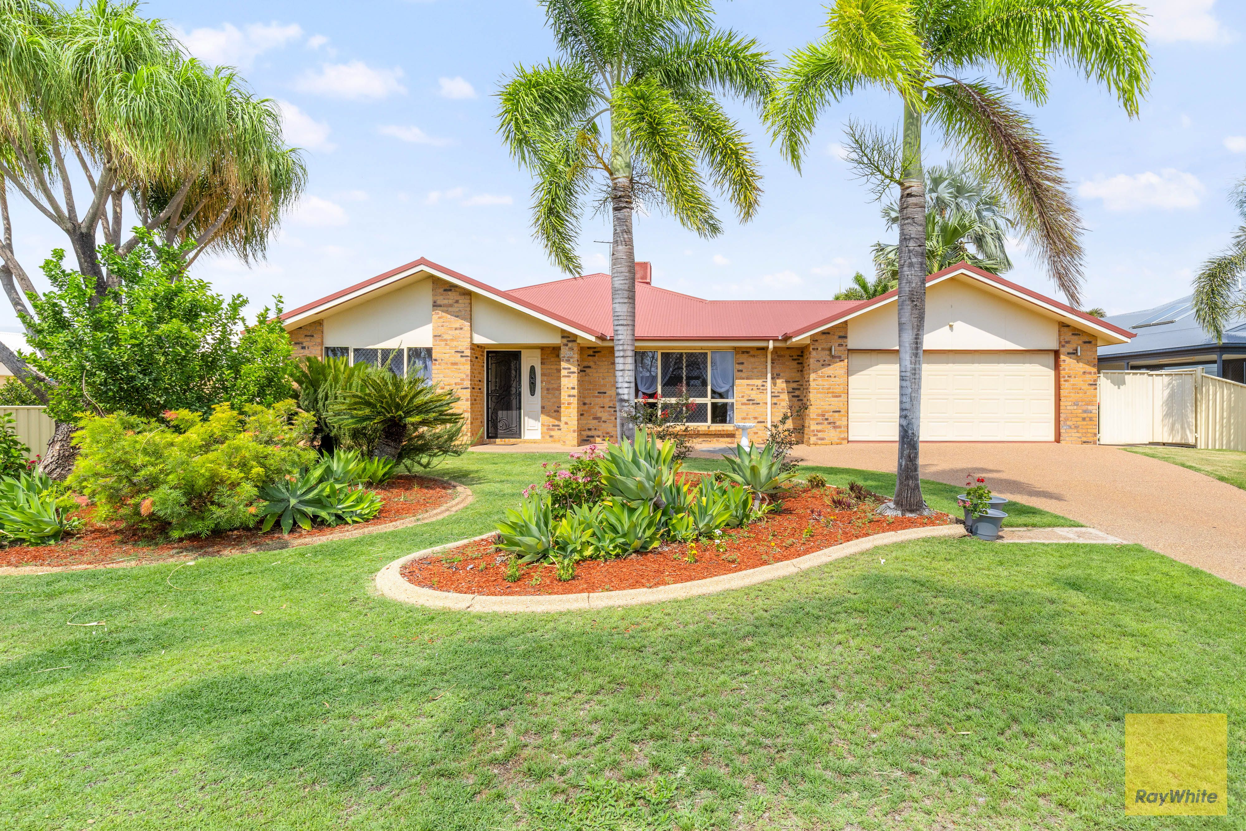 39 Jeppesen Drive, Emerald QLD 4720