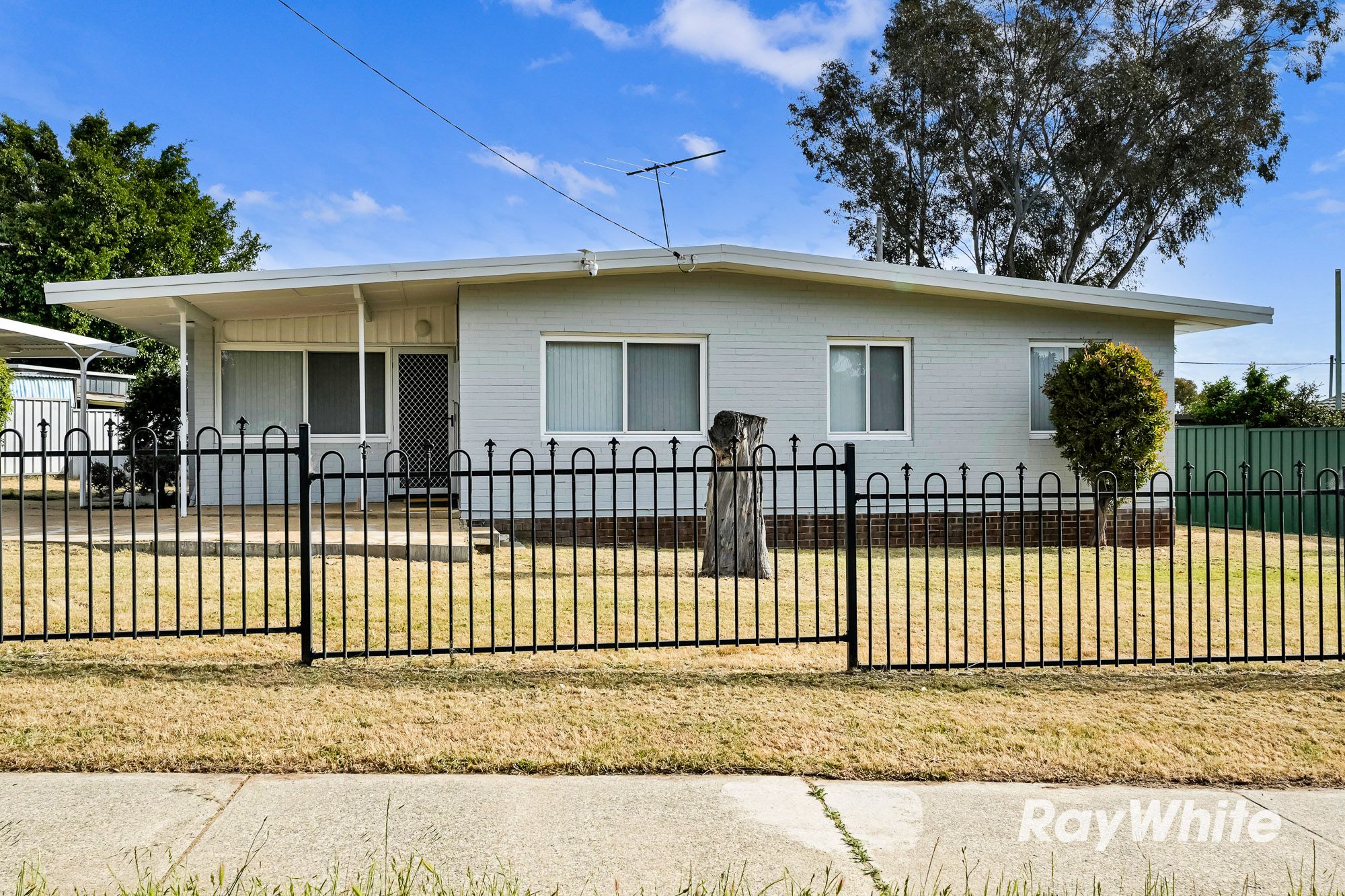 74 Jinda Road — photo from Ray White Whiteman & Associates