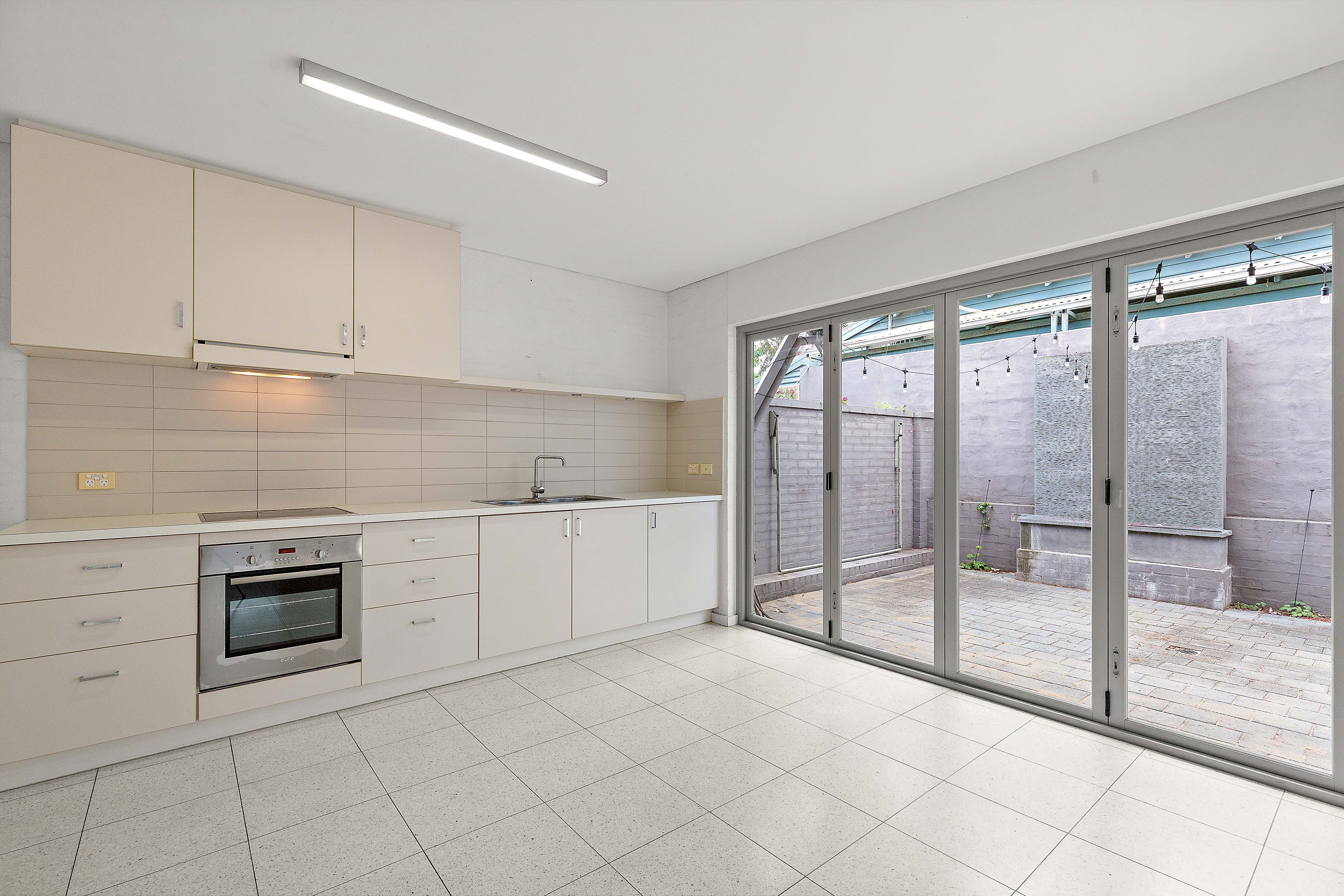 8A/Samson Street — photo 4 of 20