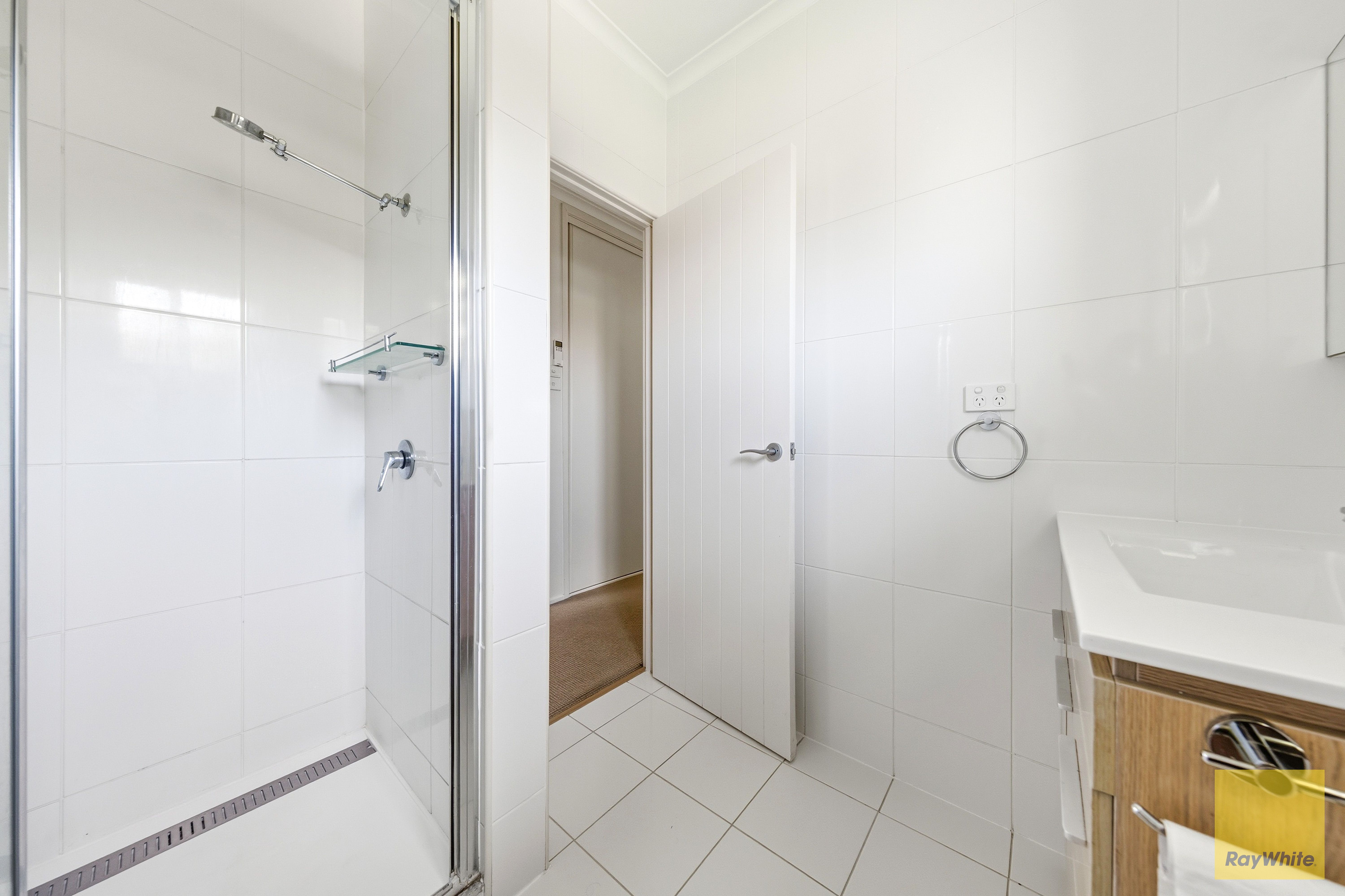30 Mellish Crescent — photo 15 of 30