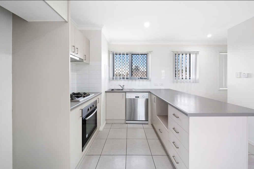 2/39 Braxlaw Crescent, Dakabin, QLD 4503