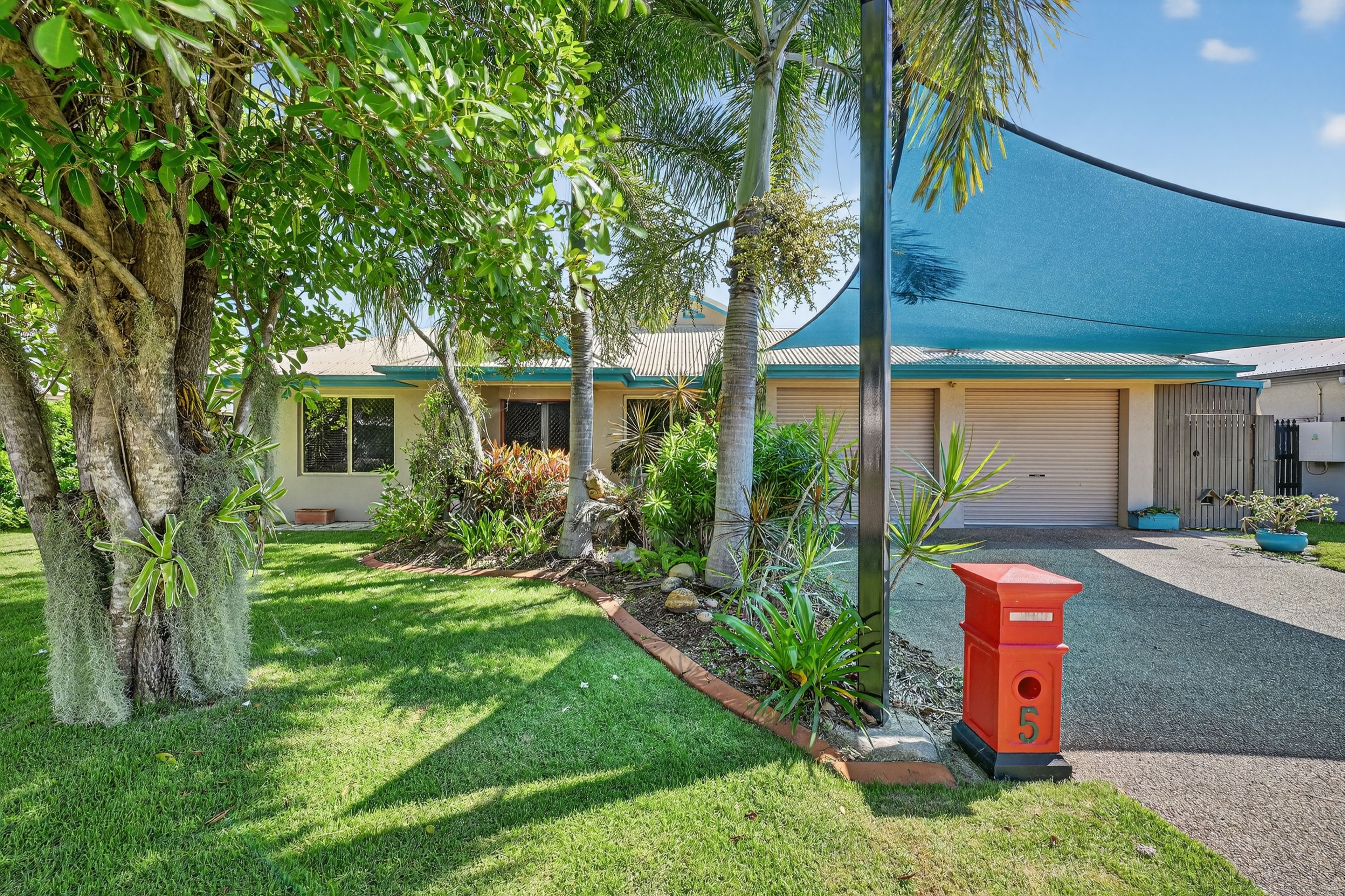 5 Greentree Circuit, Bushland Beach, QLD 4818