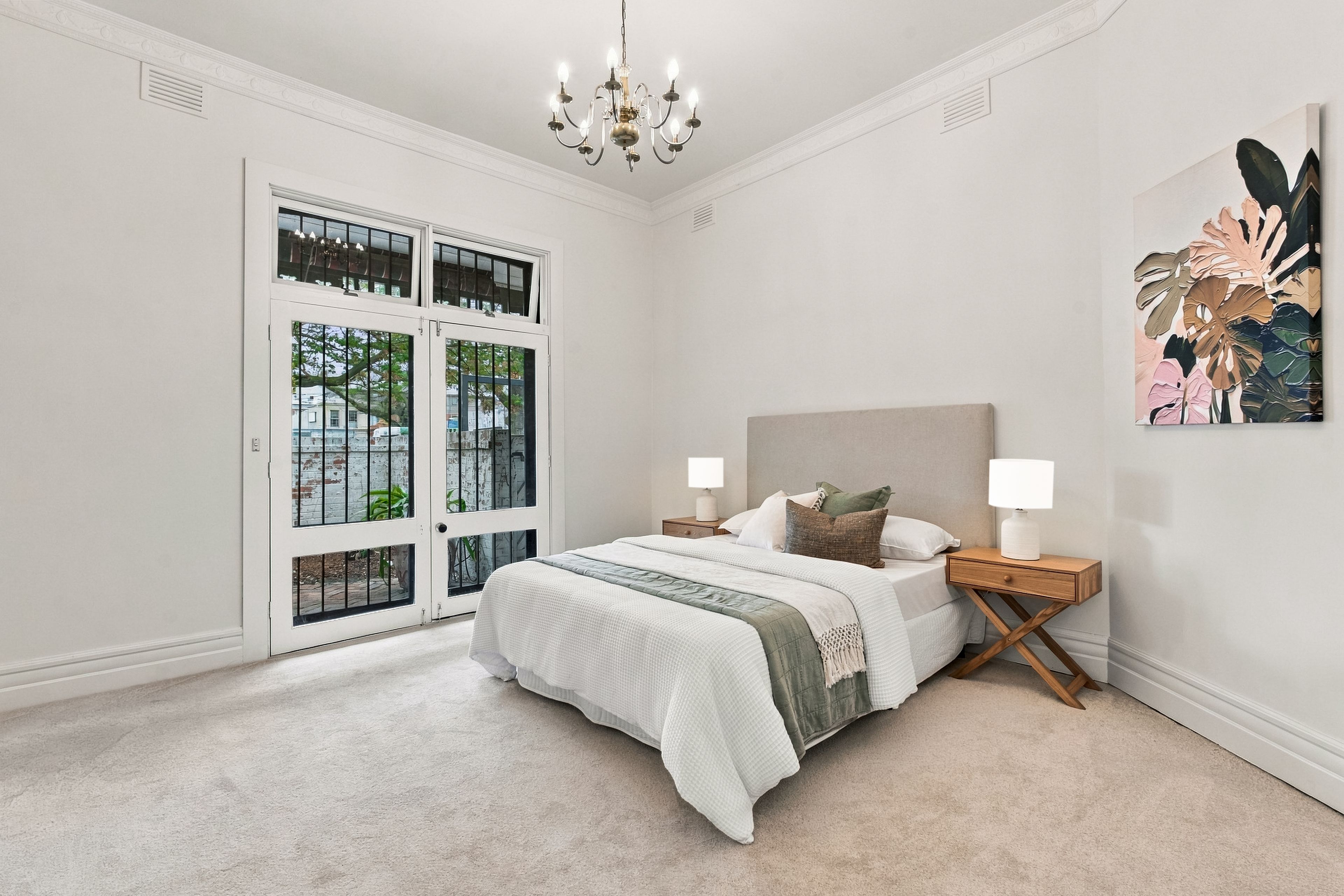 566 Victoria Parade — photo 10 of 17