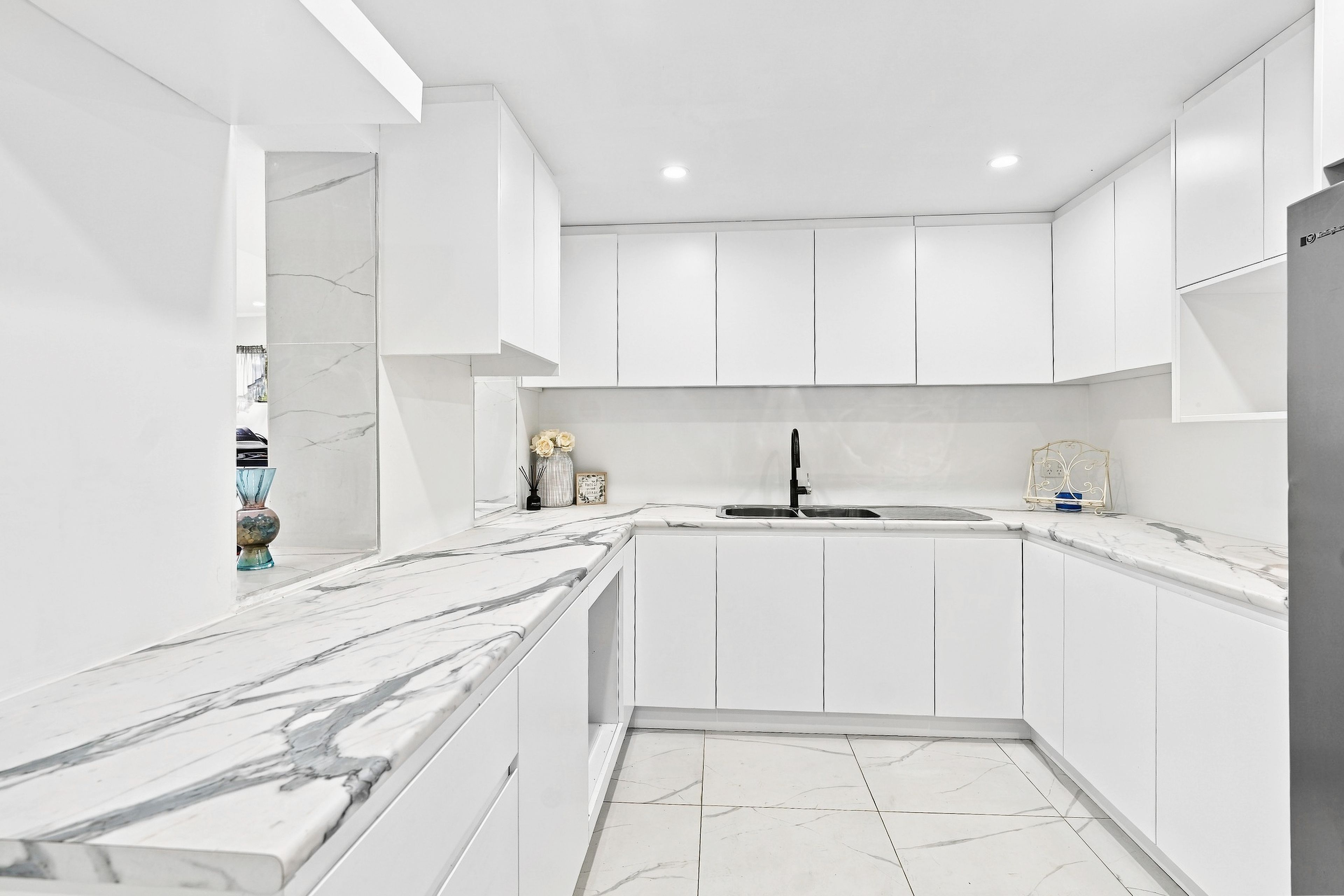 86 Anderson Avenue — photo 3 of 17