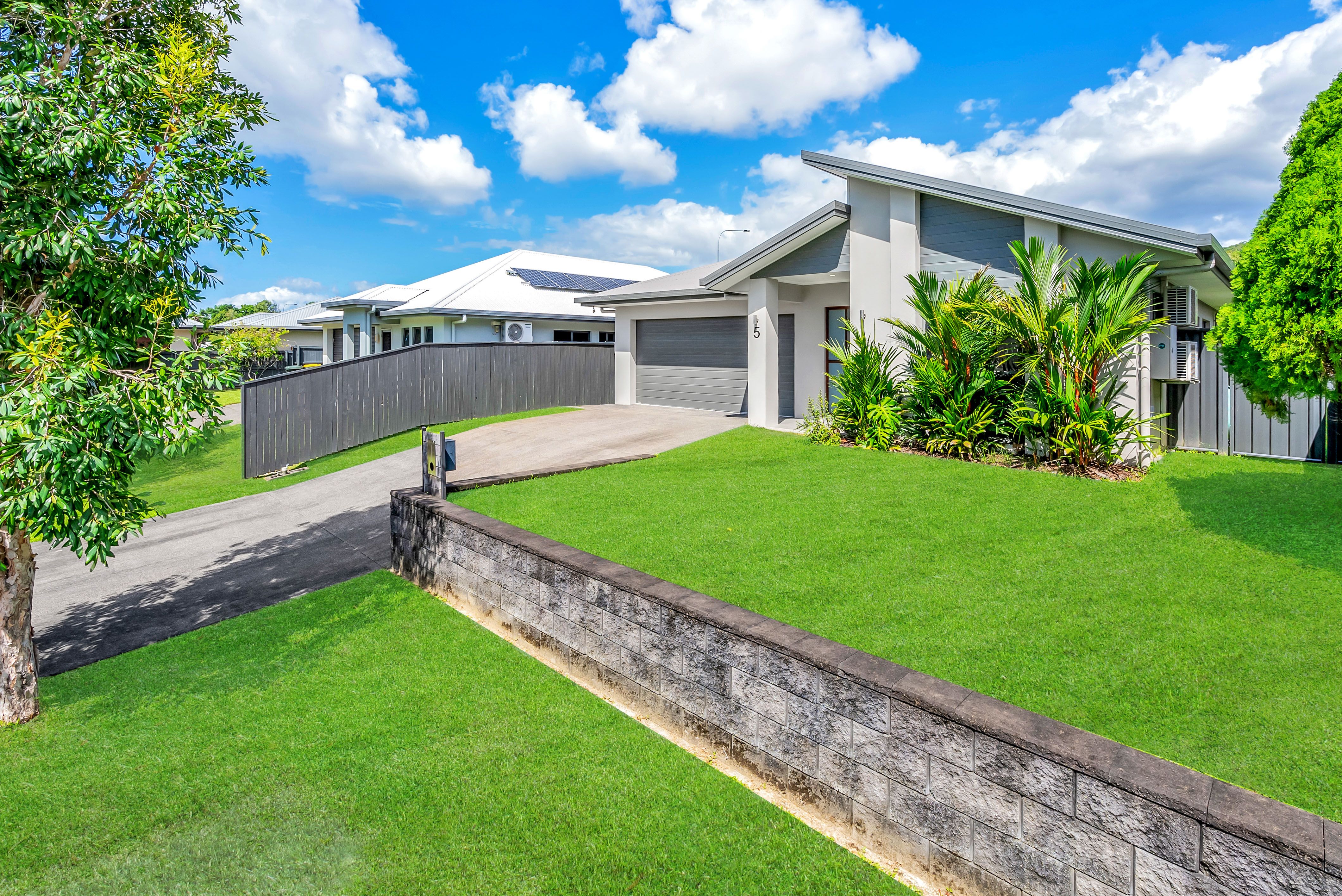 5 Midship Street, Trinity Beach, QLD 4879
