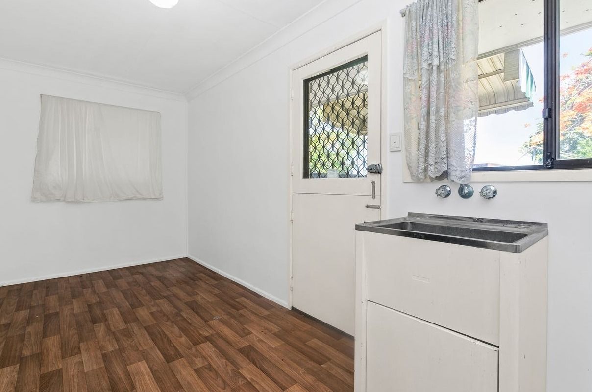 19 Springwood Road — photo 5 of 10