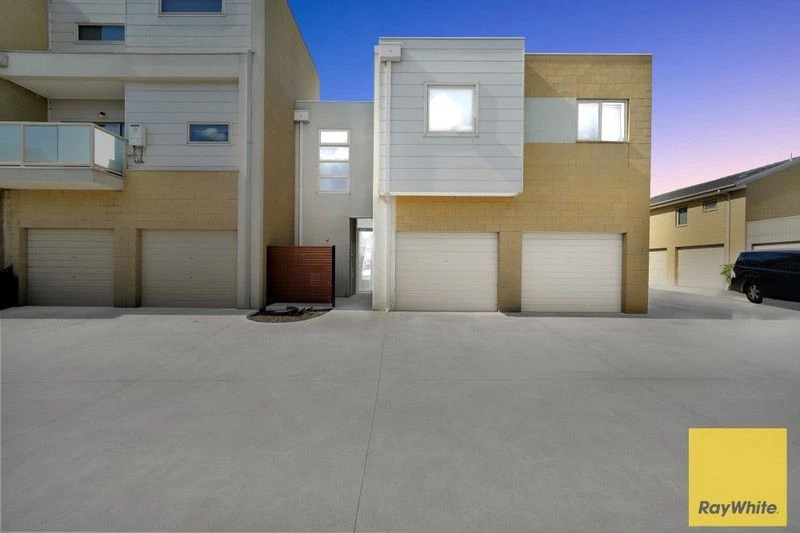 26/2 Rockgarden Drive, Truganina, VIC 3029