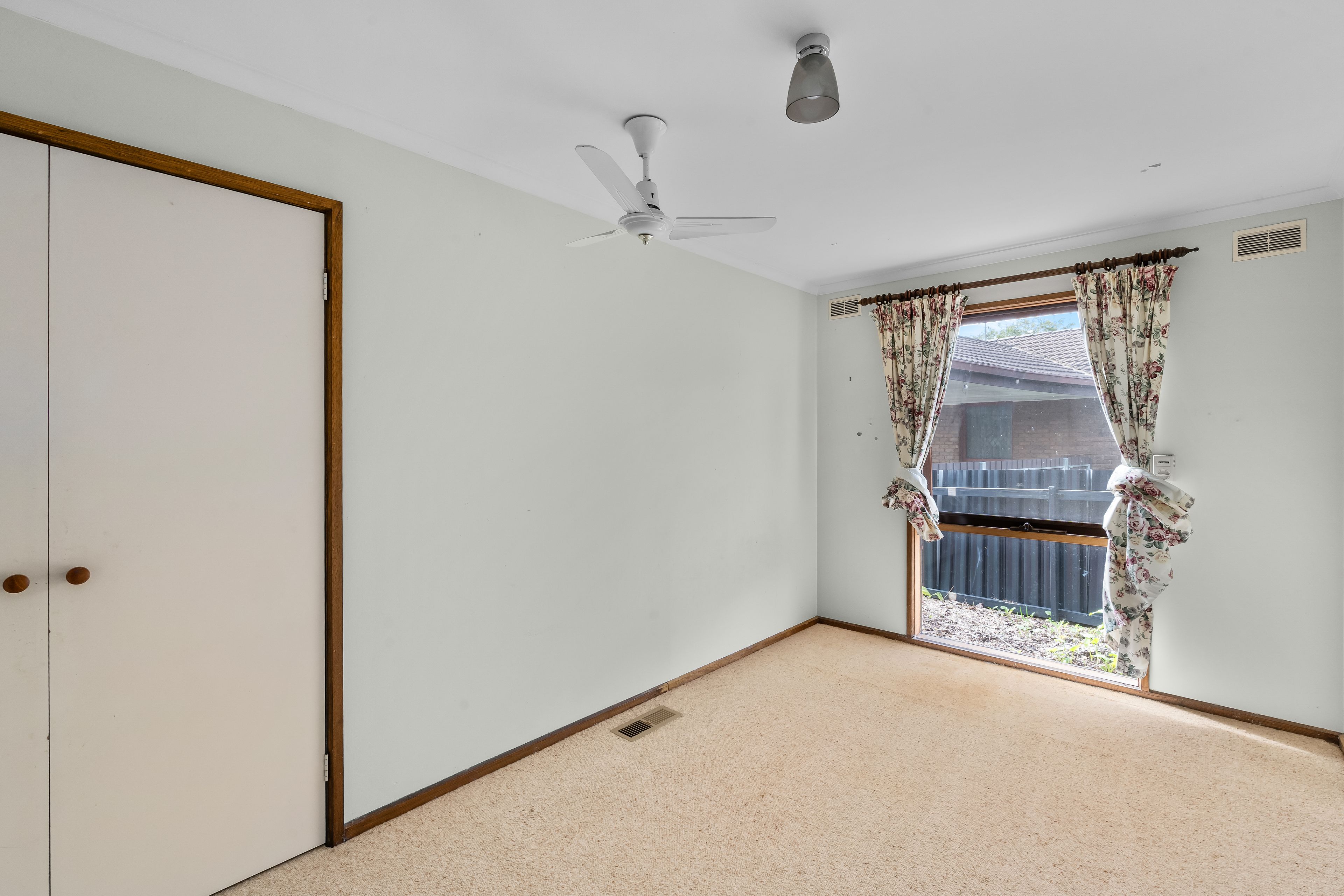 128 Tarcombe Road — photo 10 of 19