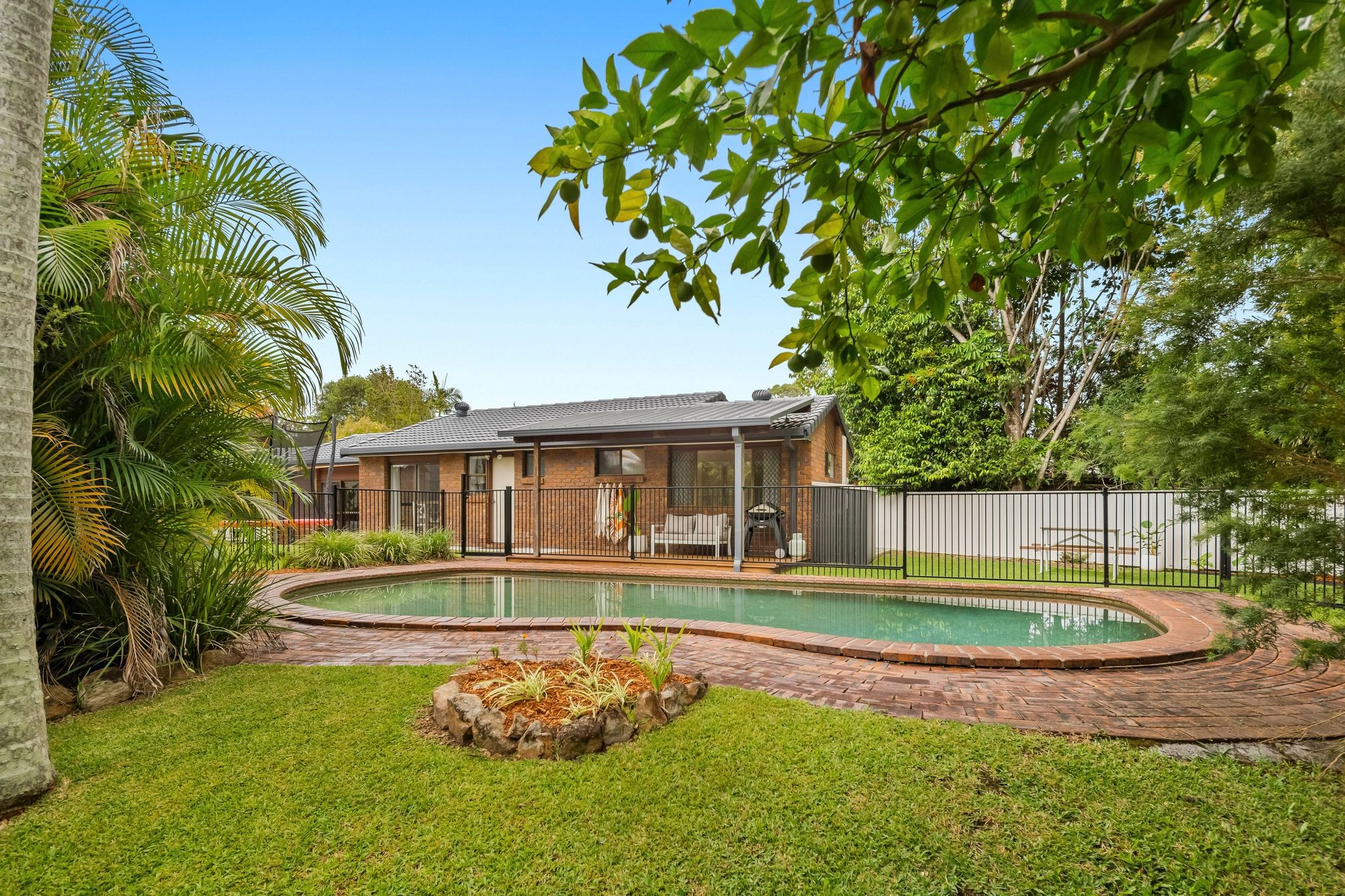 19 Whitian Drive, Carrara, QLD 4211