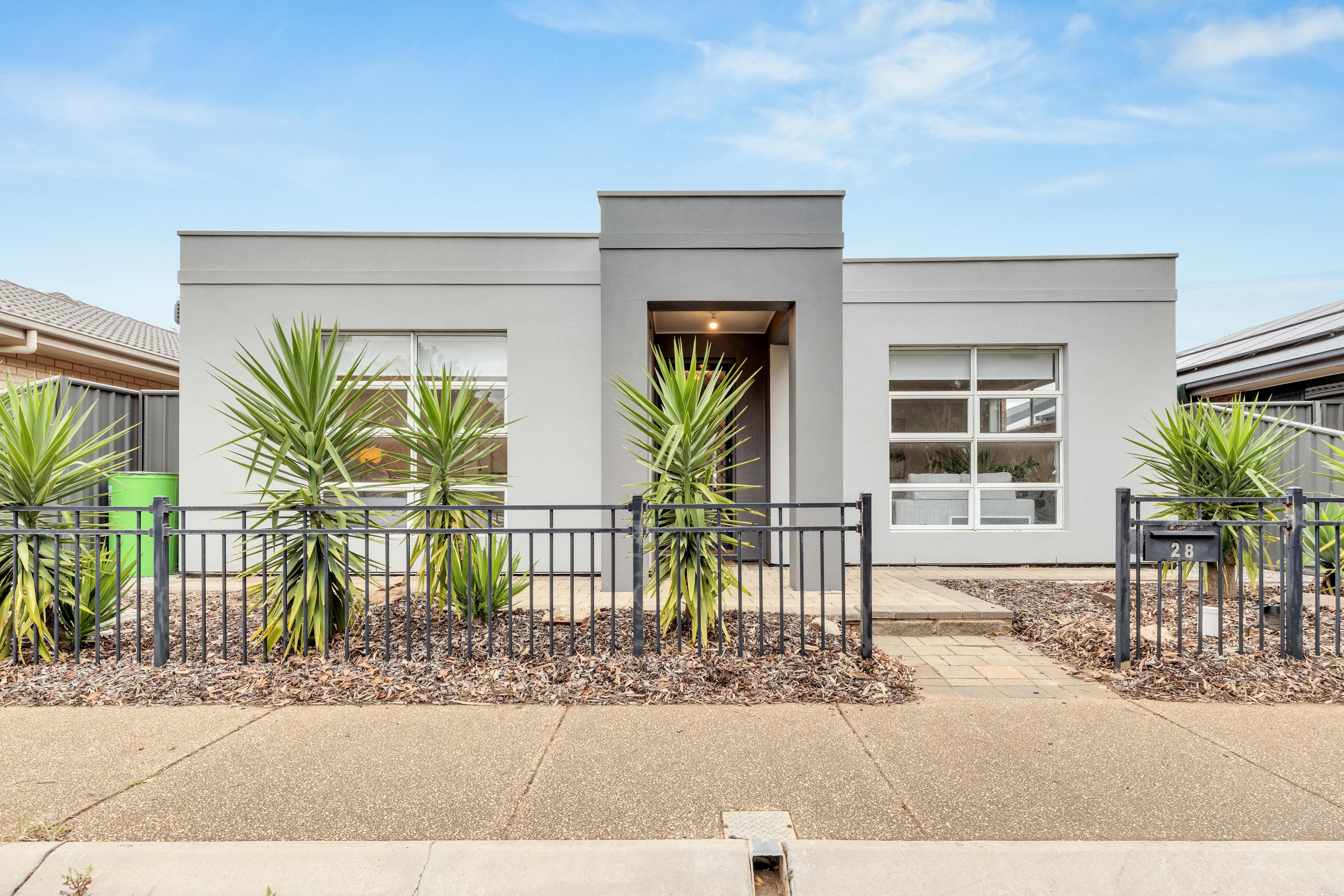 28 West Parkway , Andrews Farm SA 5114