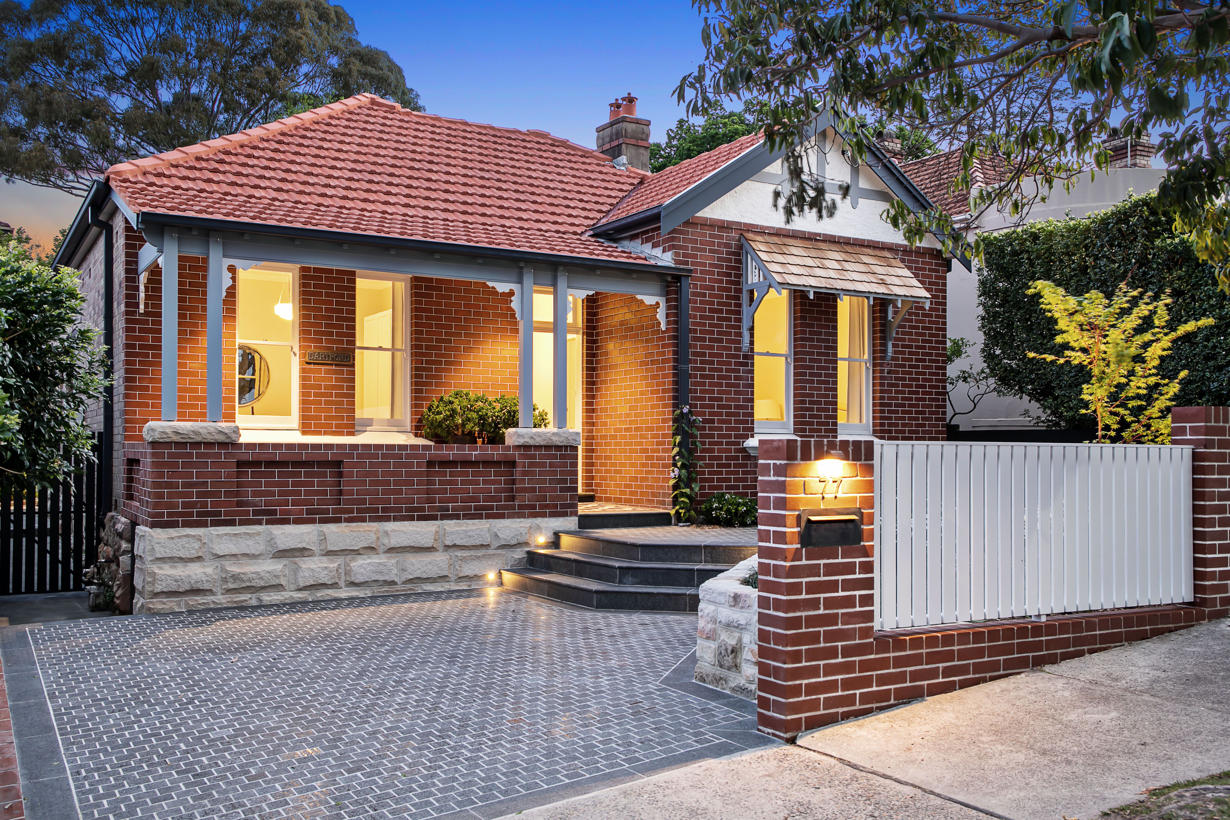 11 Amherst Street