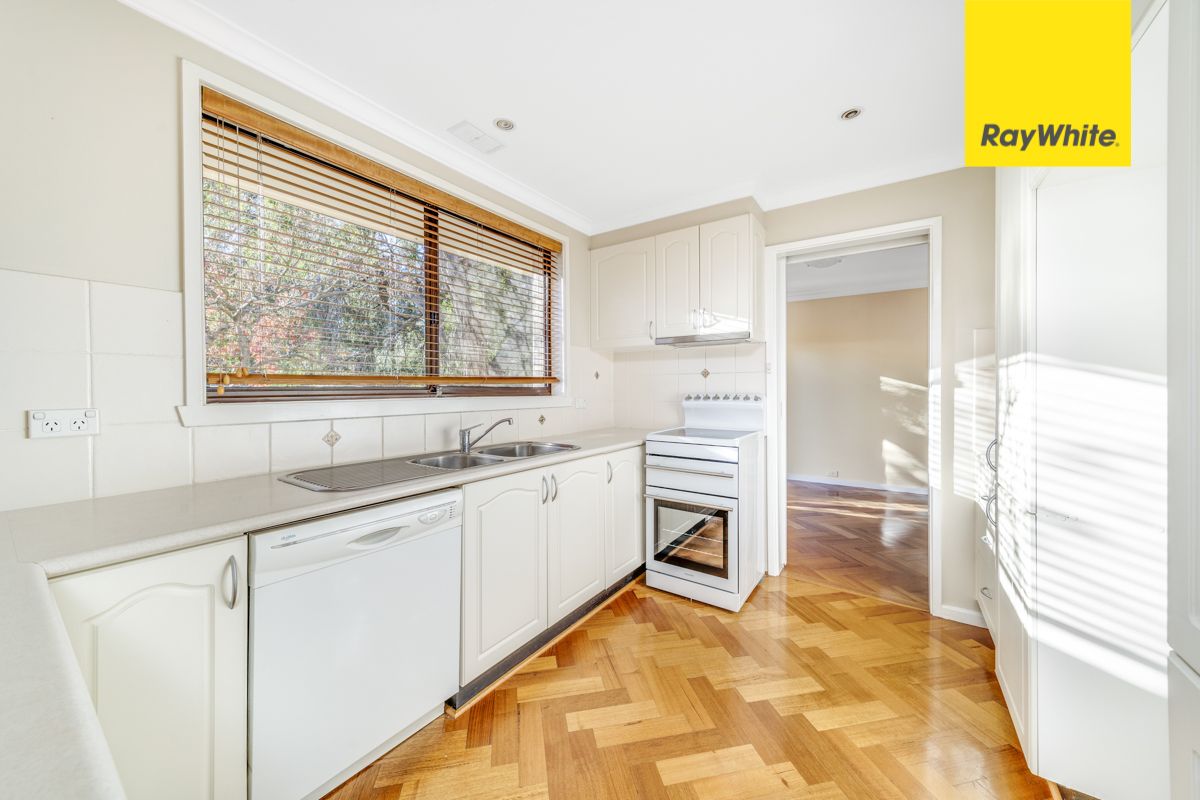 33 Fincham Crescent, Wanniassa, ACT 2903