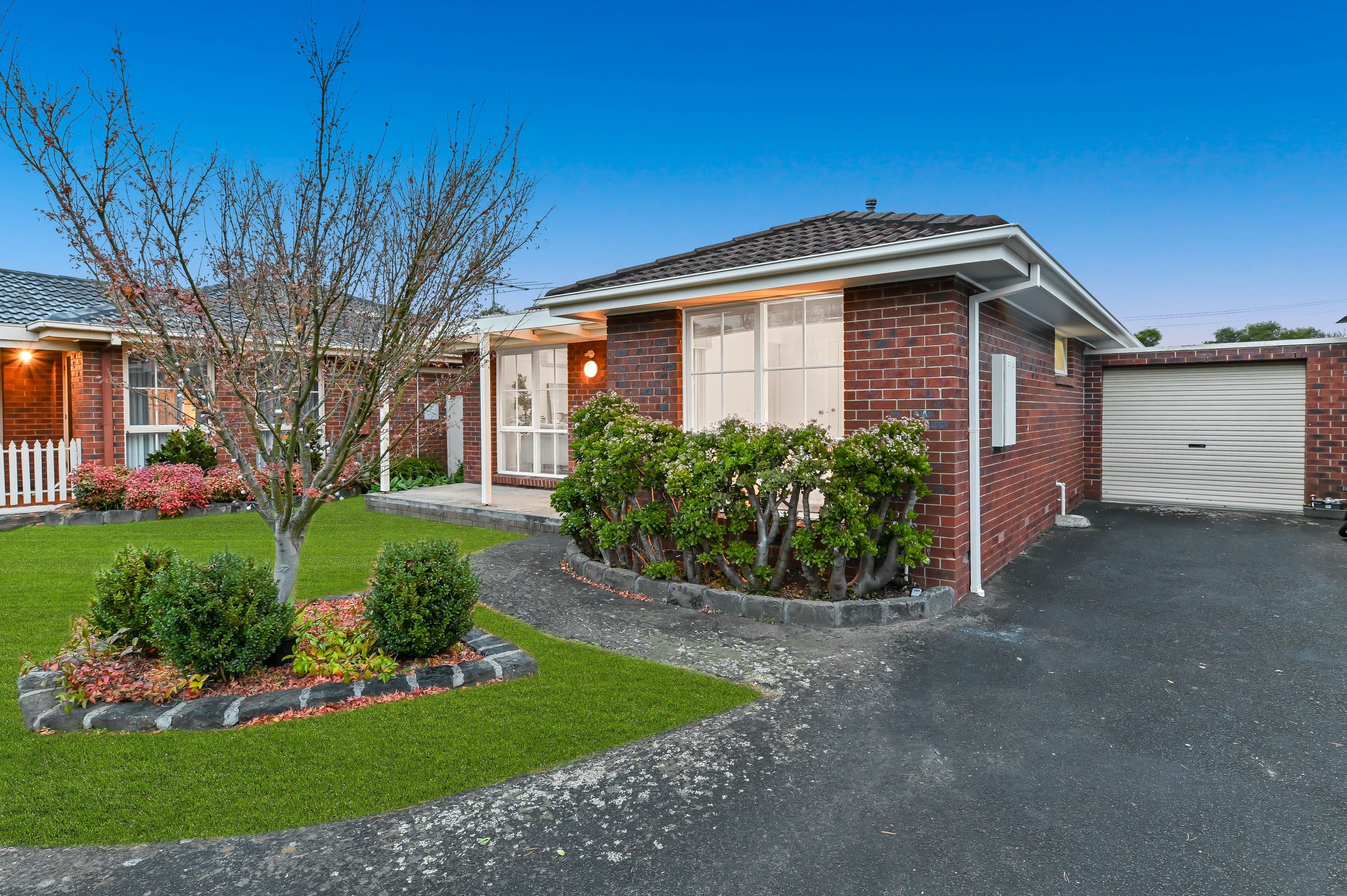4 Acacia Grove, Glen Waverley VIC 3150