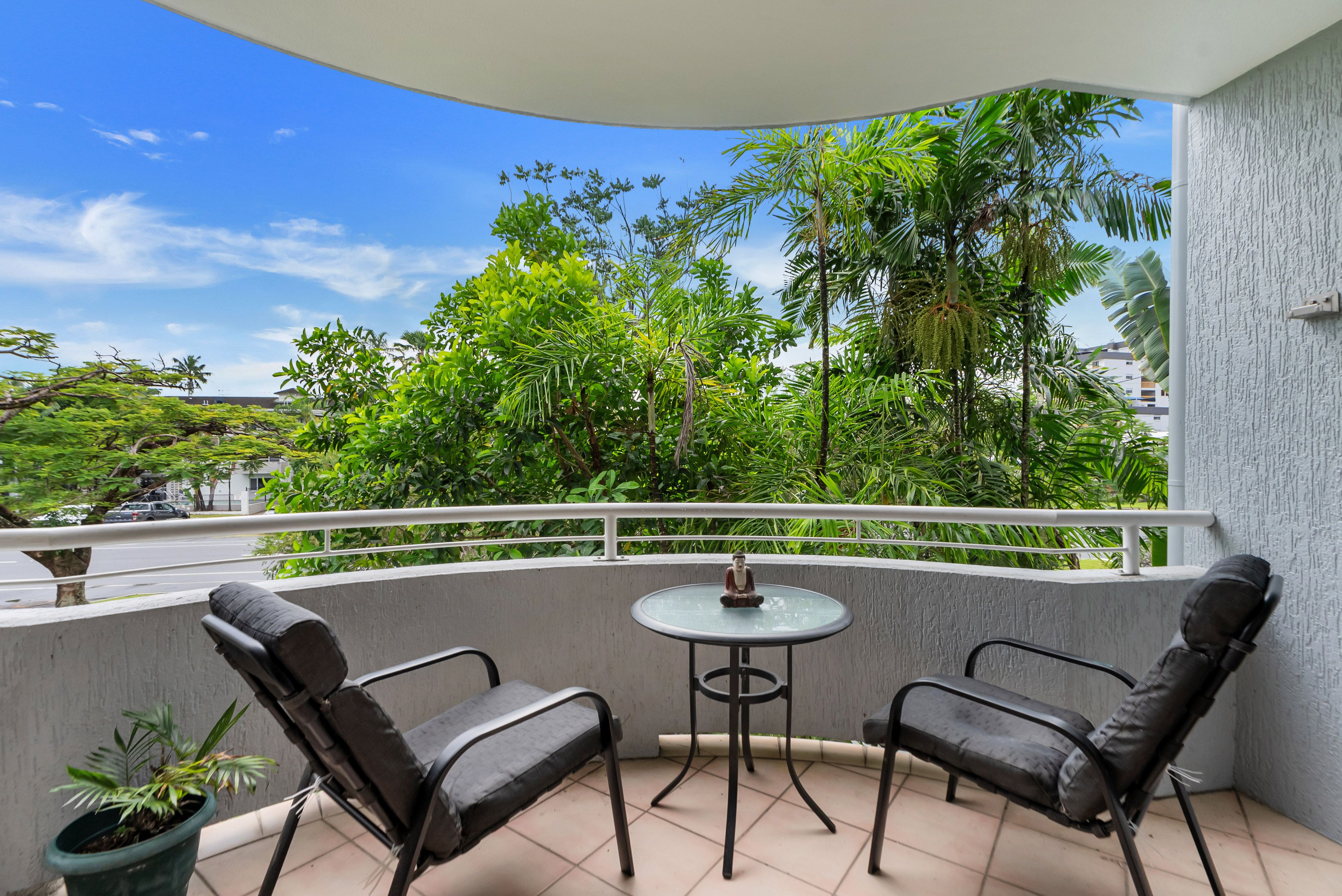 4/303-305 Lake Street, Cairns North, QLD 4870