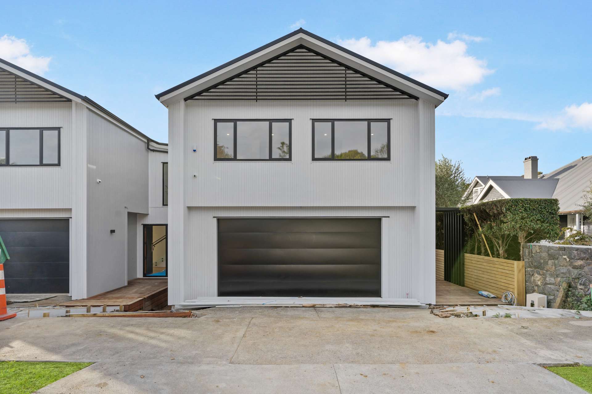 16 Rangitoto Avenue photo 2