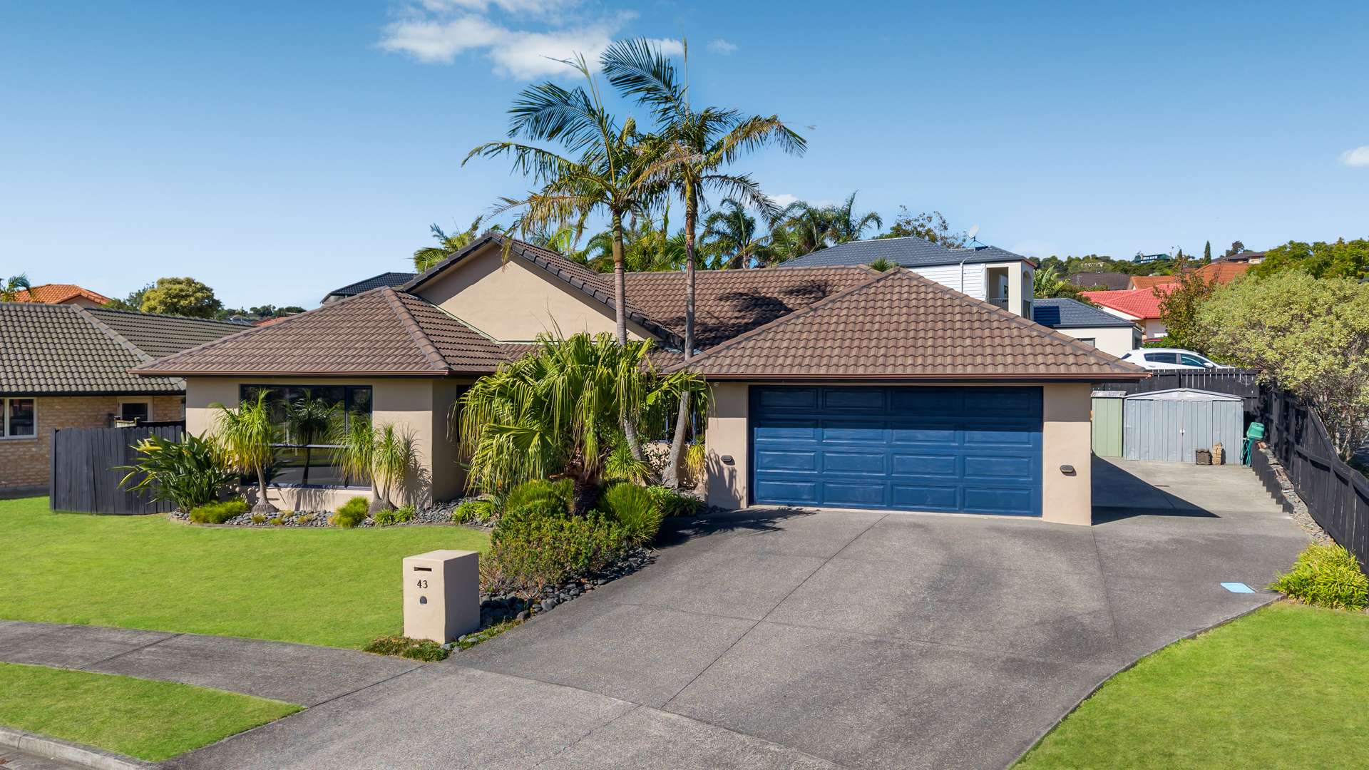 43 Newbliss Crescent photo 1