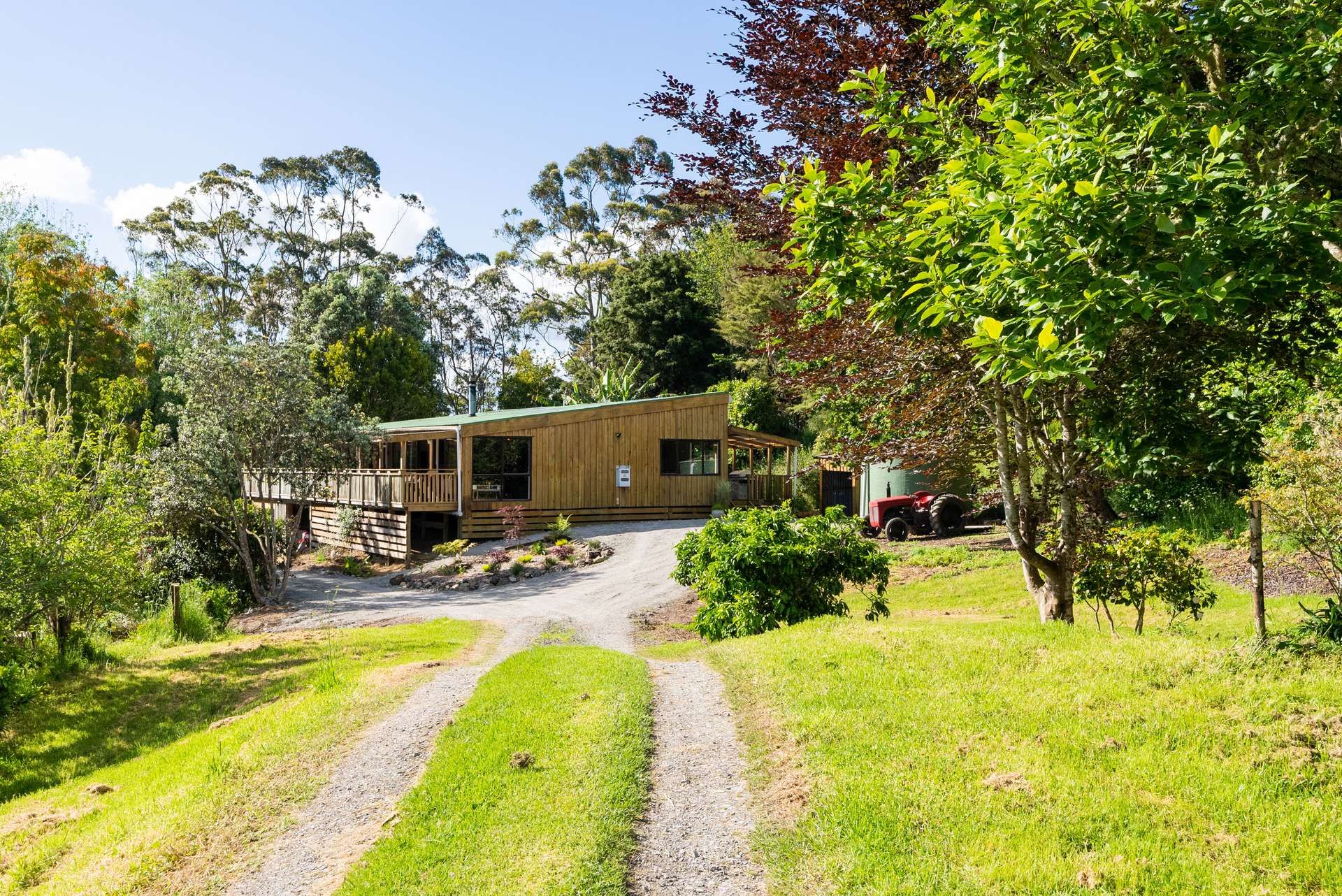 1214 Paparoa-Oakleigh Road photo 0