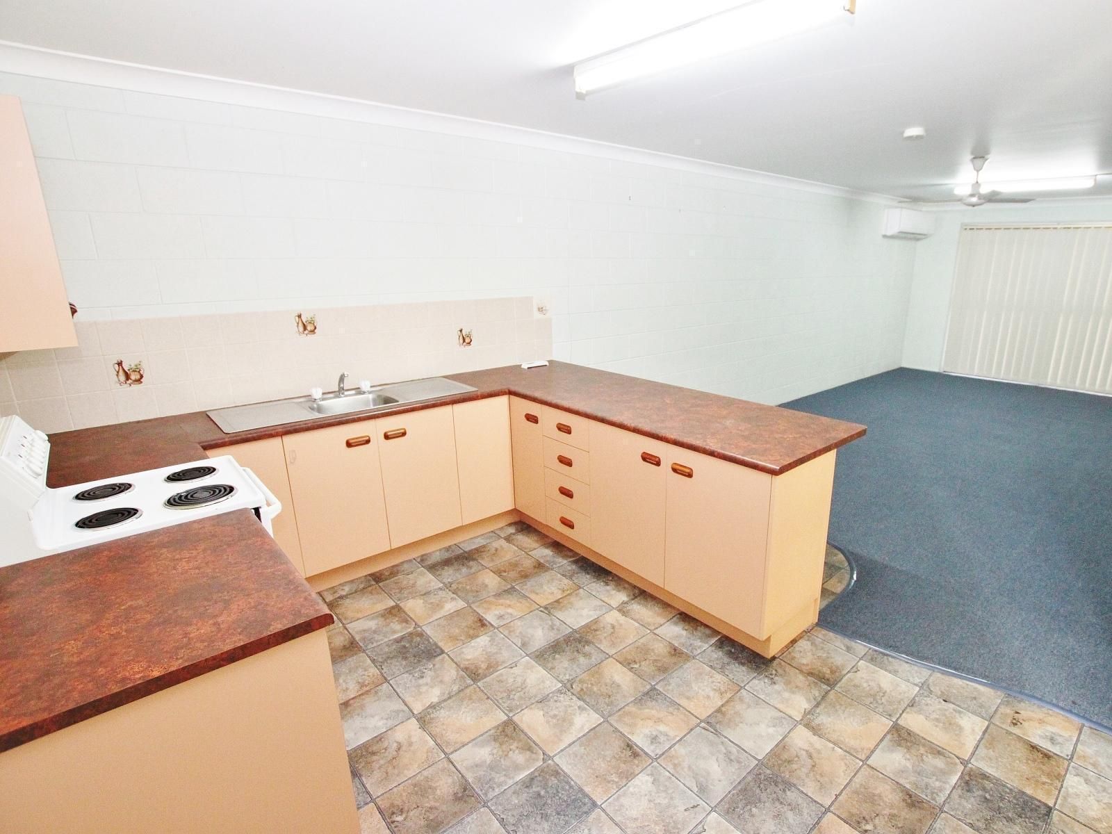 2/382 Richardson Road, Norman Gardens, QLD 4701