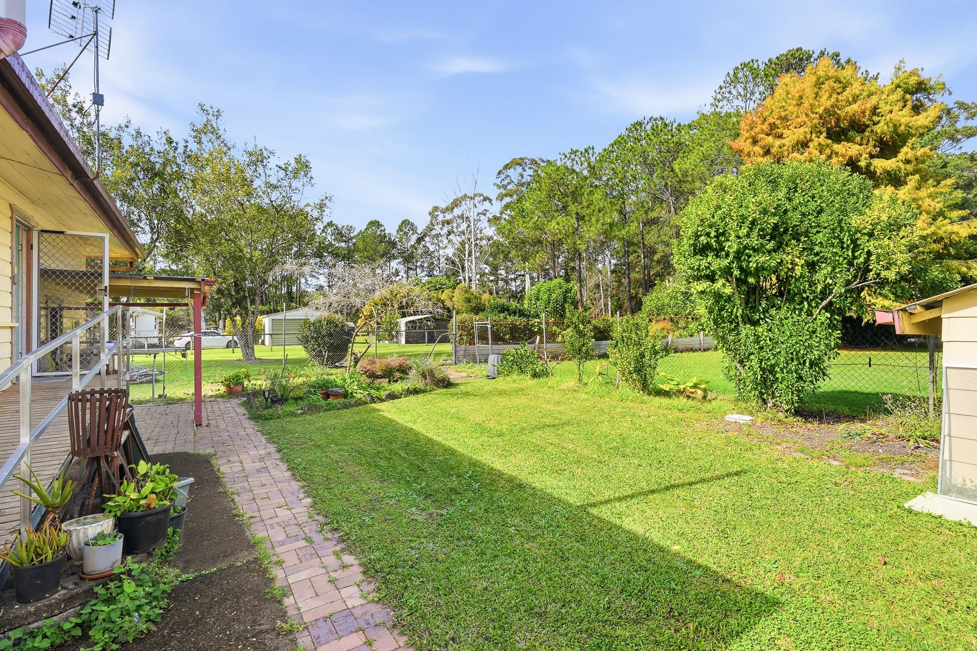 Comfortable Living in the Heart of Woodford — photo 4 of 4
