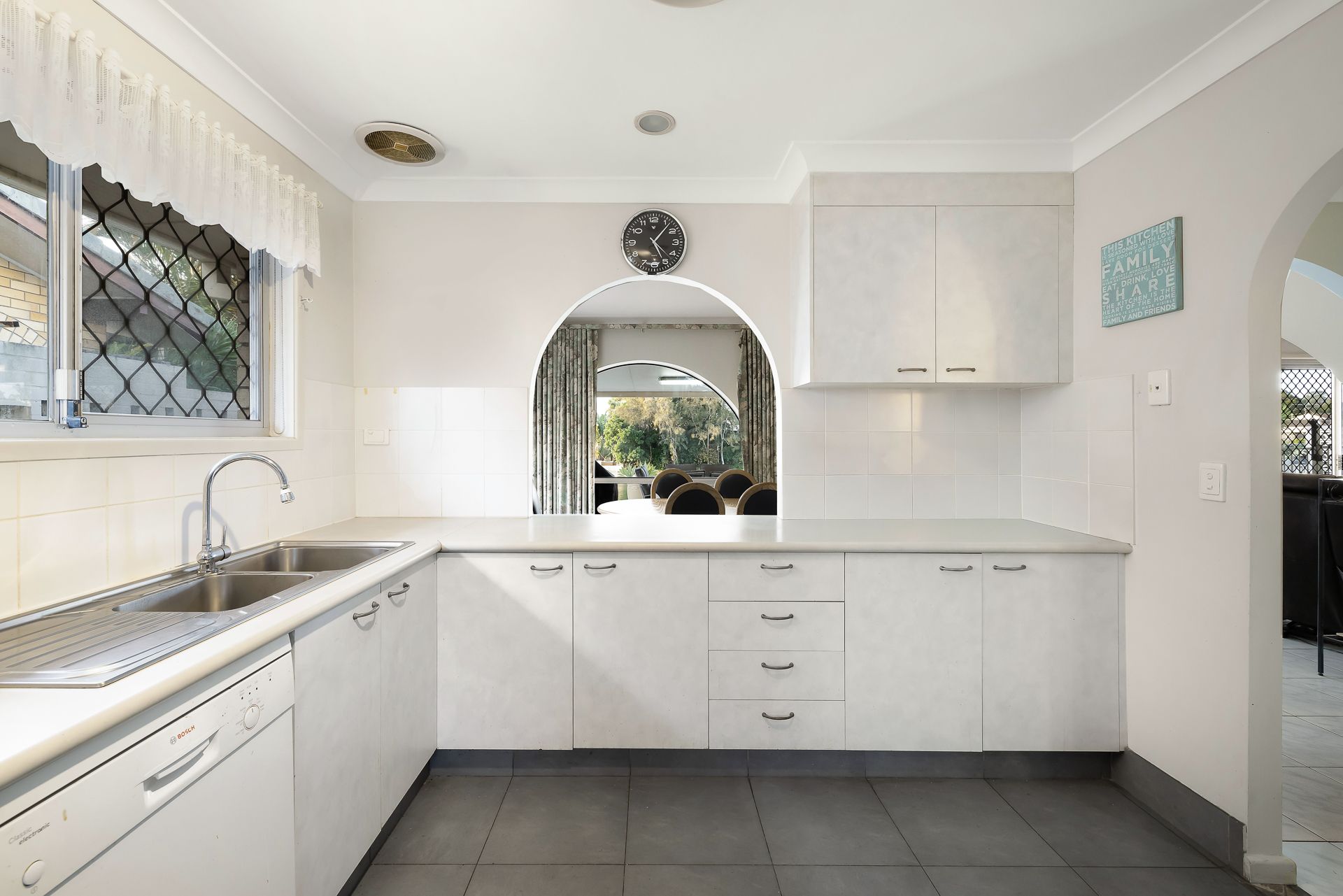 21 Rapallo Avenue — photo 10 of 22